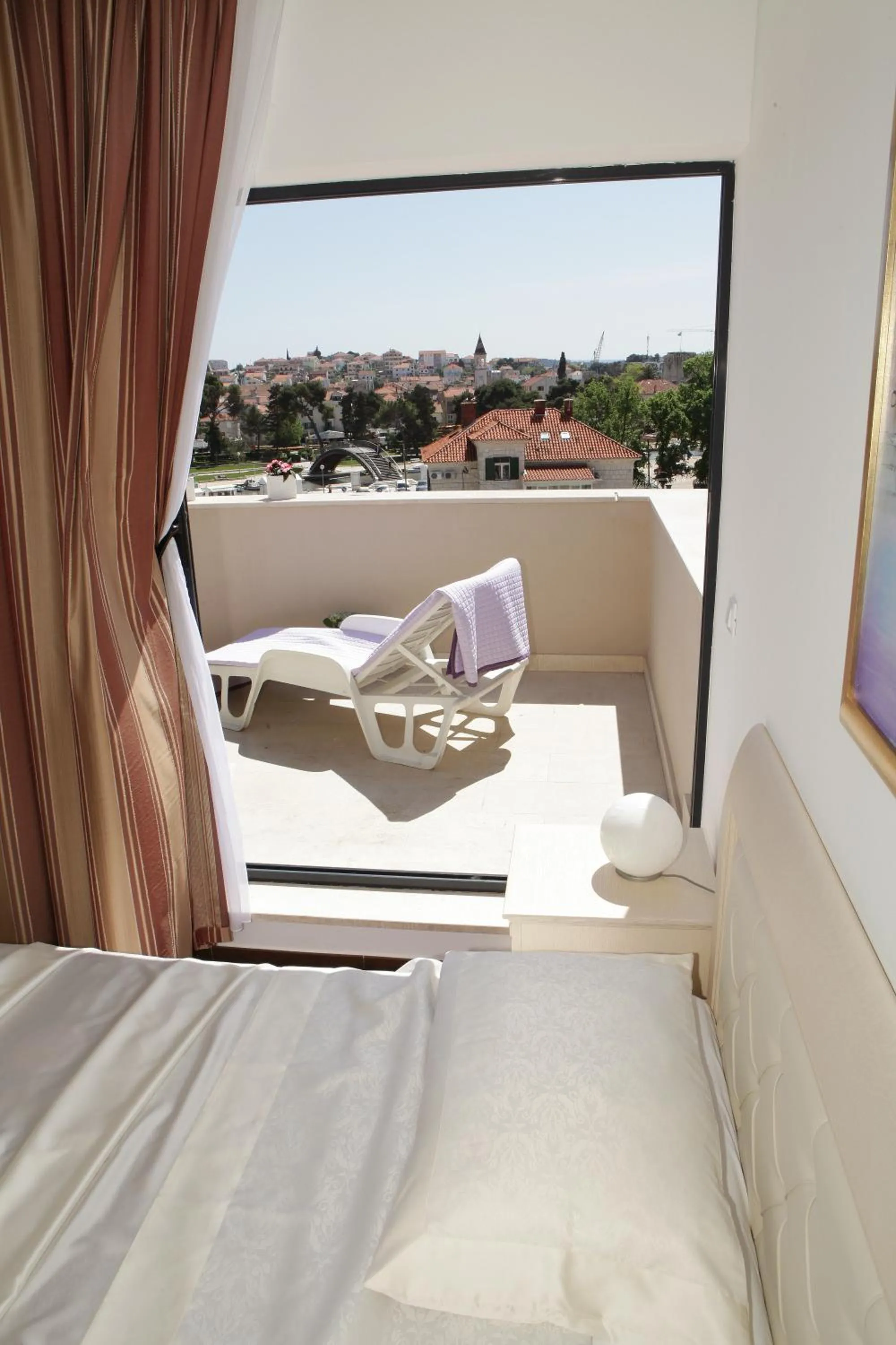 Day, Bed in Hotel Bellevue Trogir