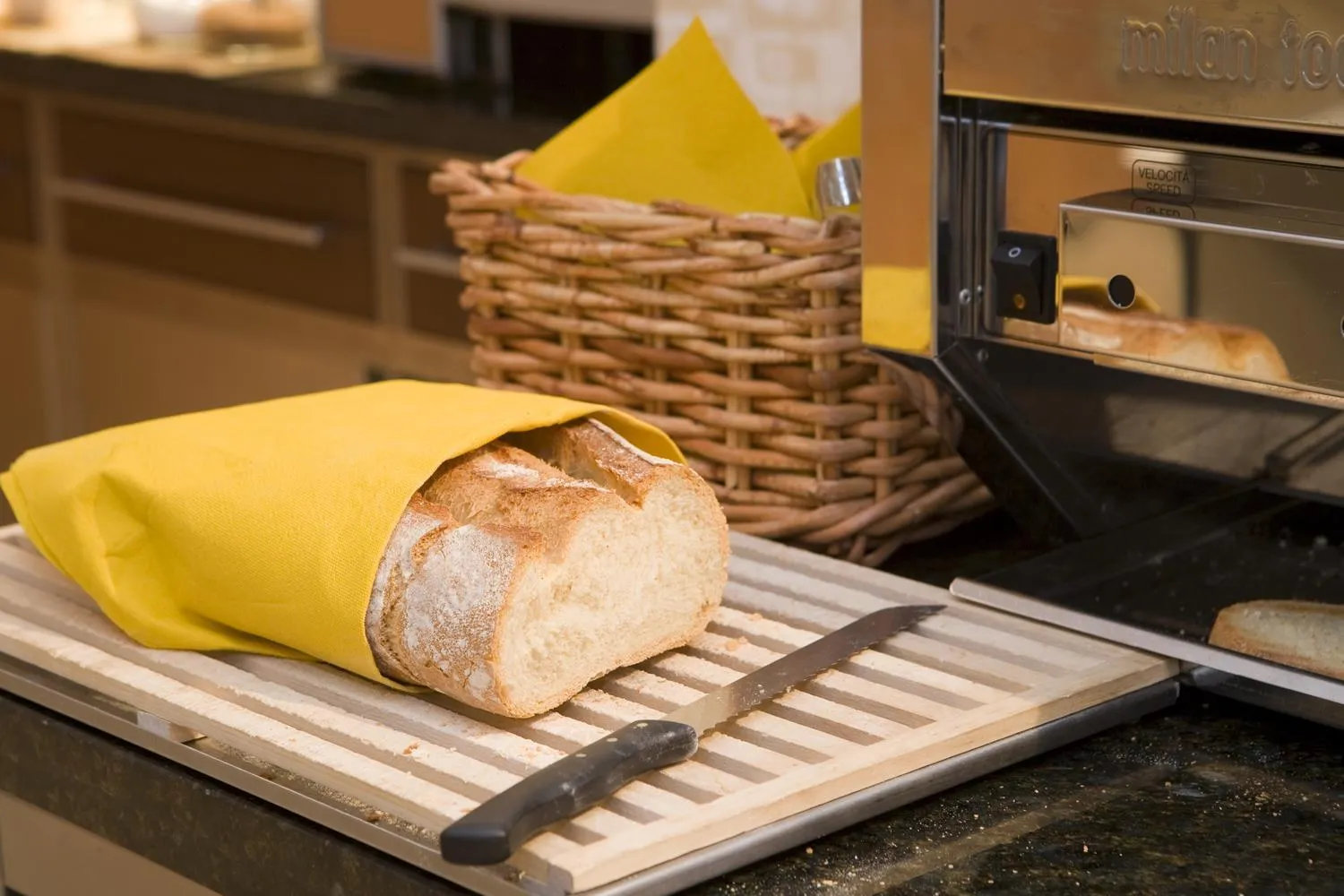 Restaurant/places to eat in Magnolia Hotel - Adults Only