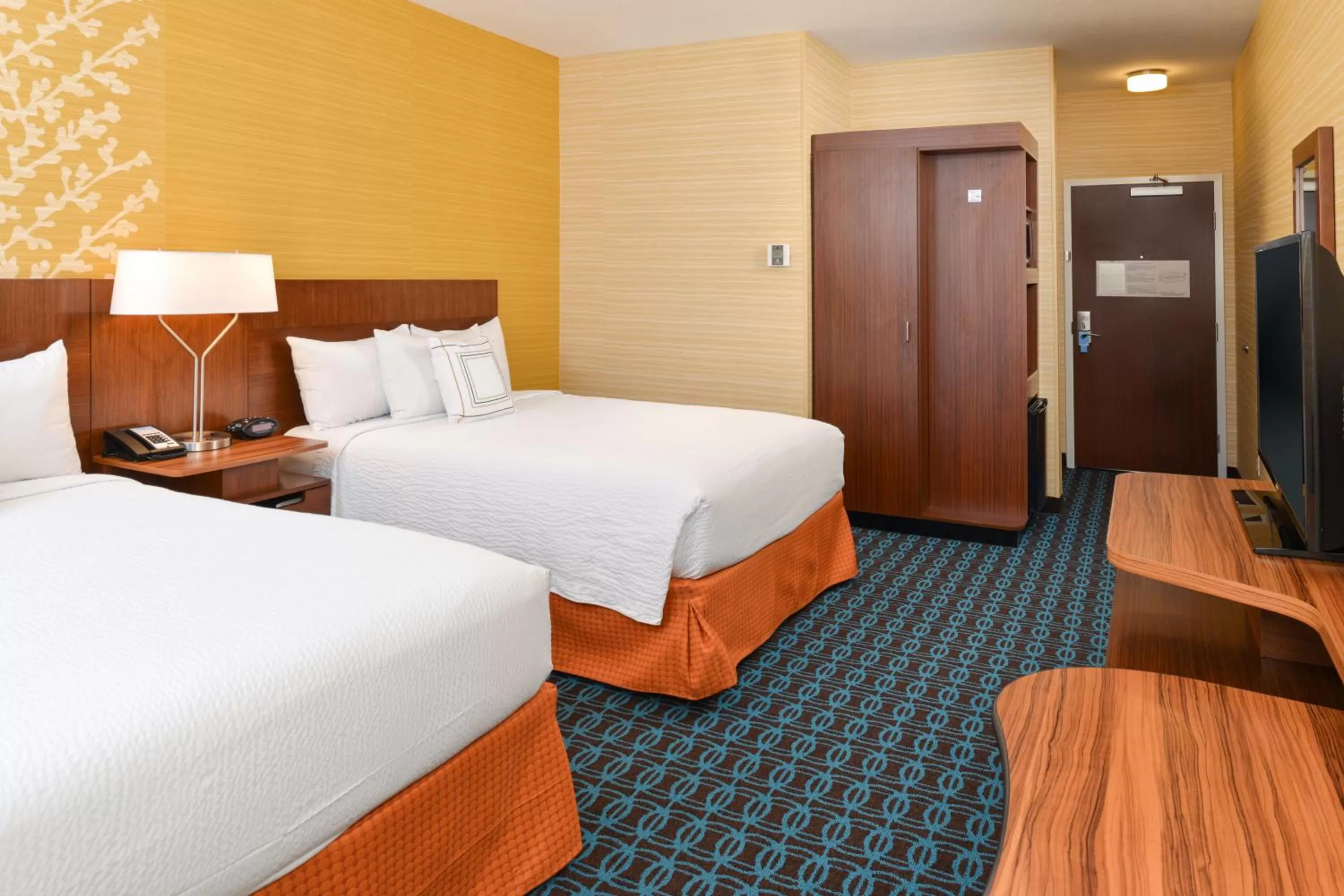 Bed in Fairfield Inn & Suites by Marriott Gallup