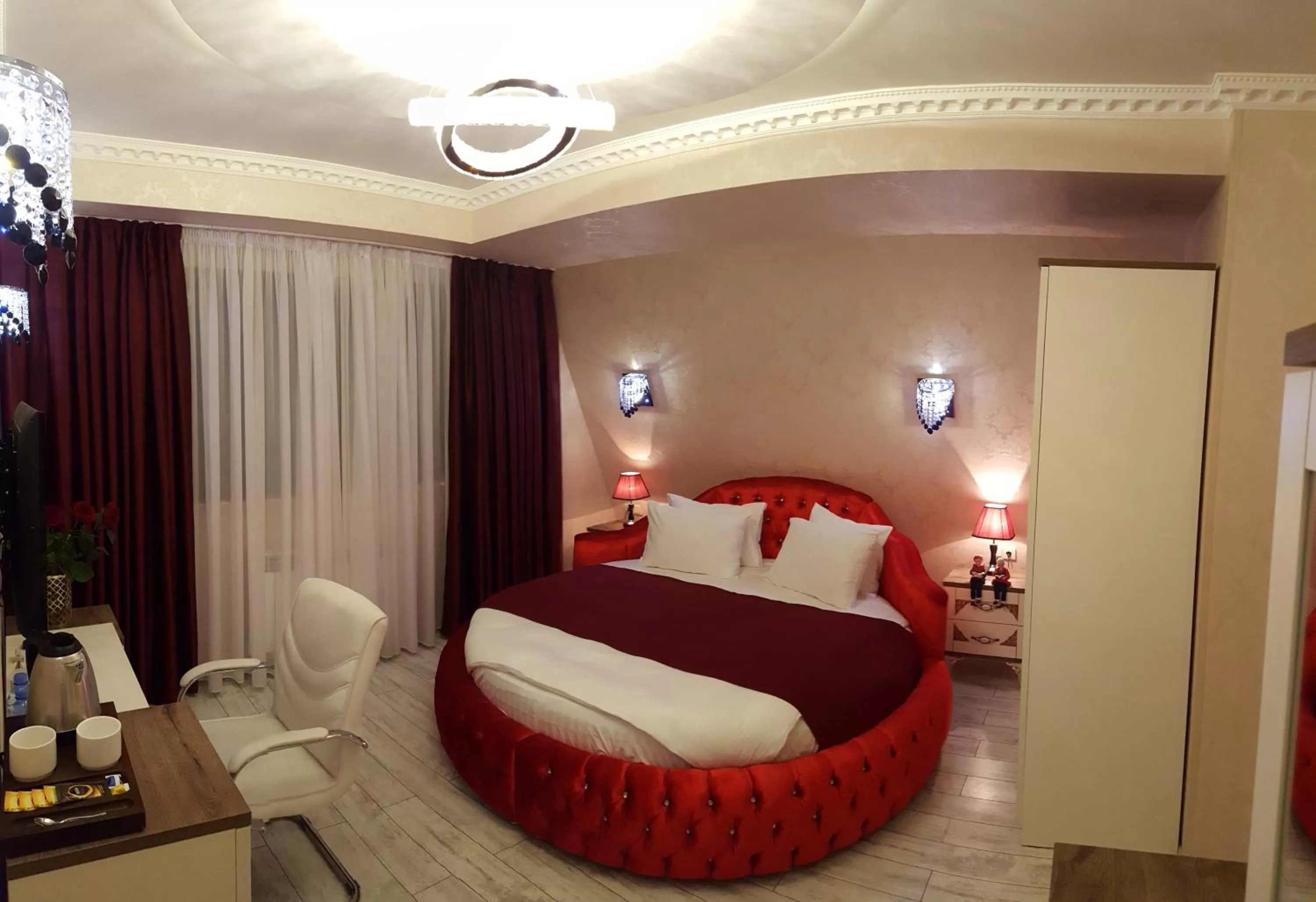 Photo of the whole room in English Home Hotel Tbilisi