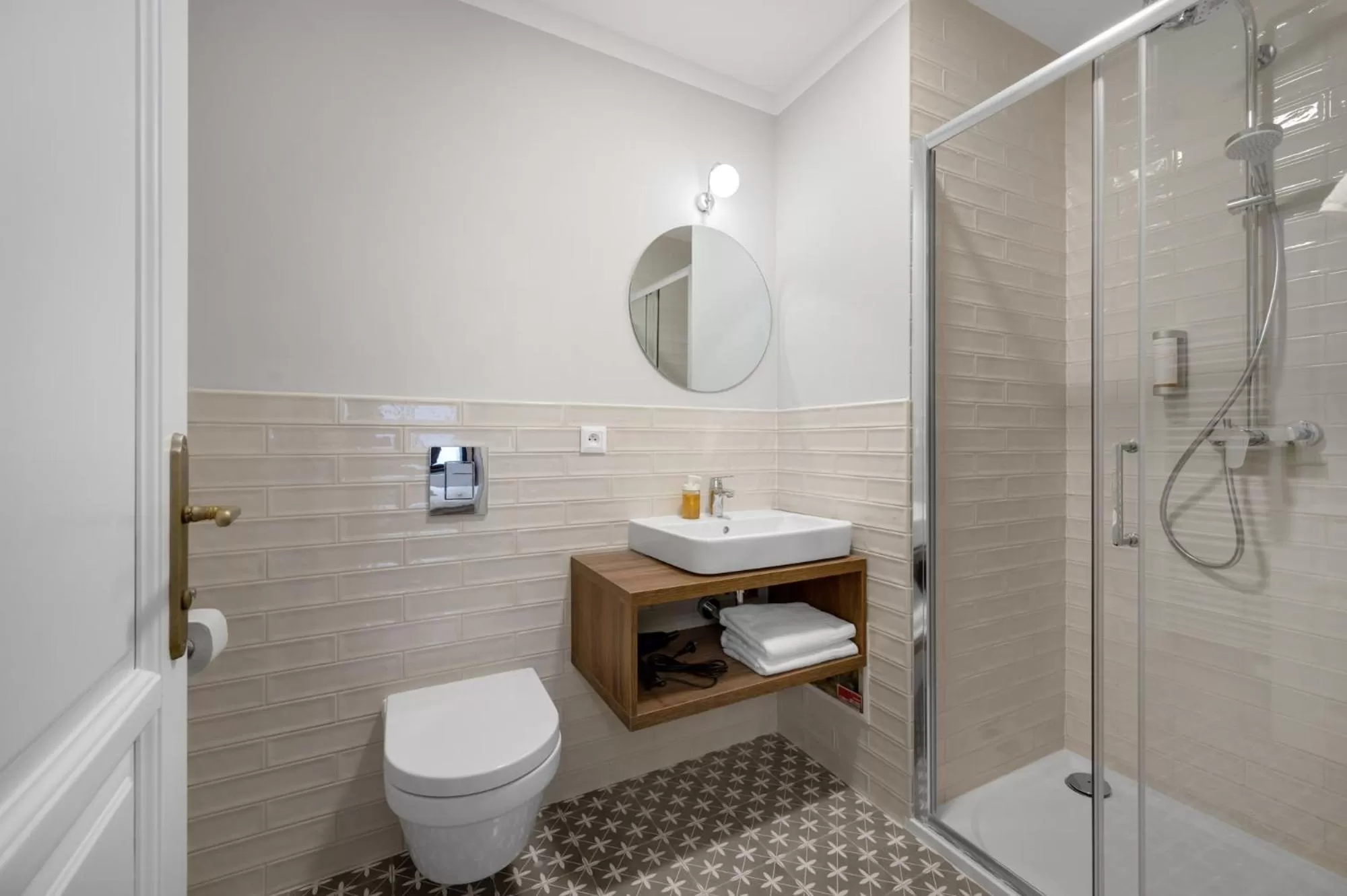 Shower in Palace Apartments