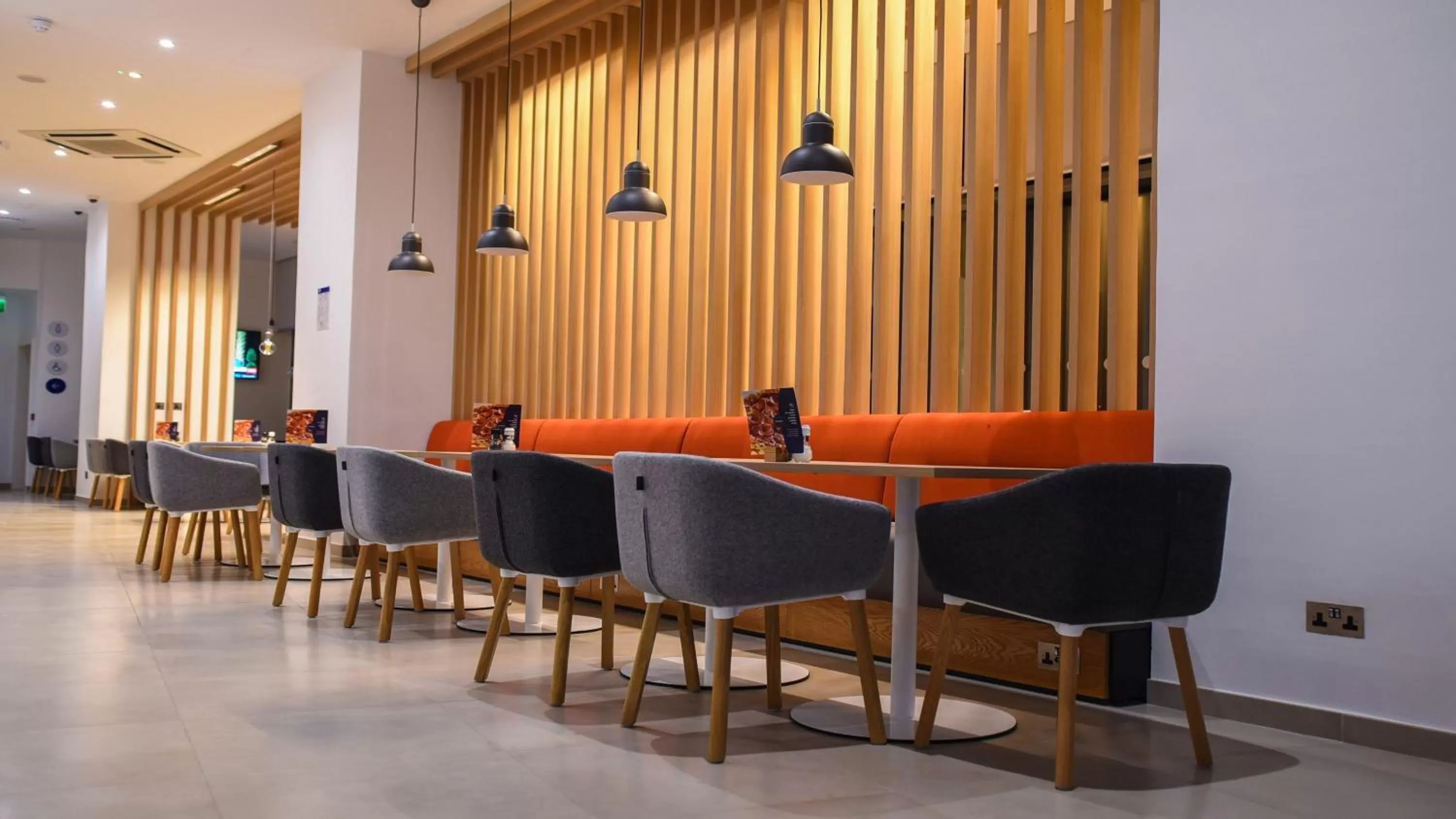 Restaurant/places to eat in Holiday Inn Express - Malta by IHG