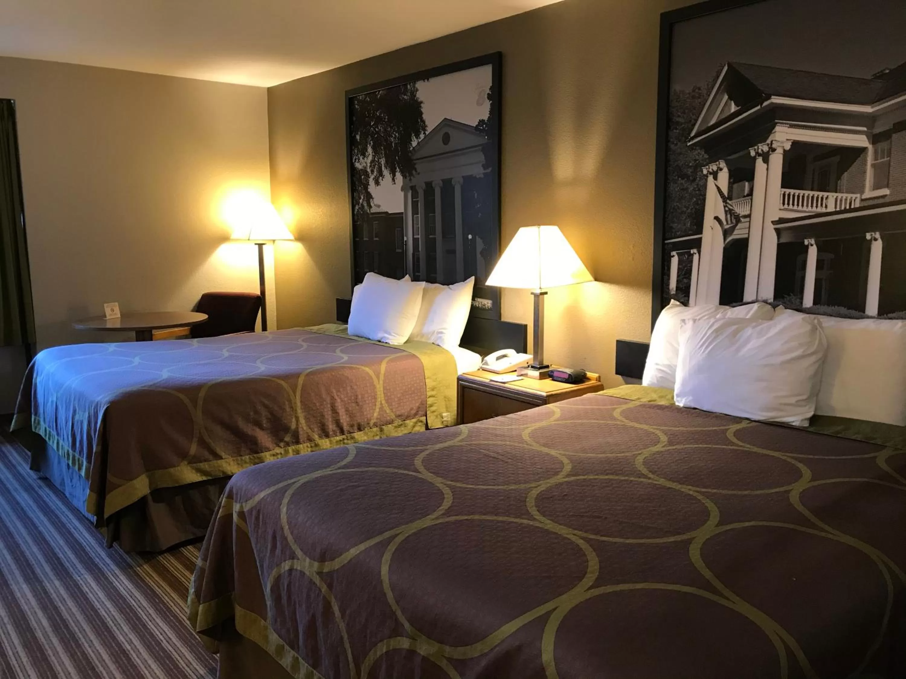 Bedroom, Bed in Super 8 by Wyndham Oxford