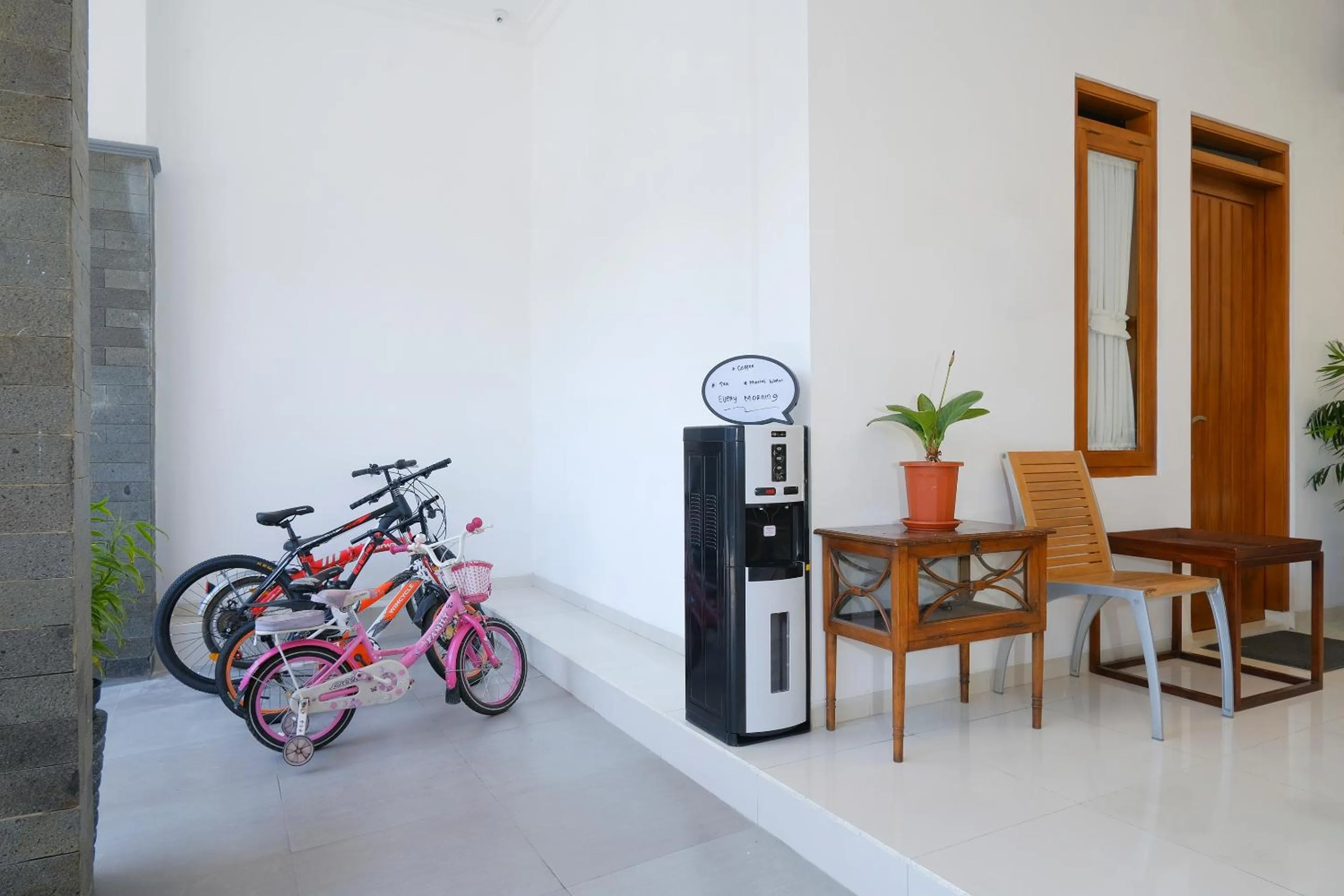 Area and facilities in RedDoorz Syariah near Taman Pelangi Jogja 2