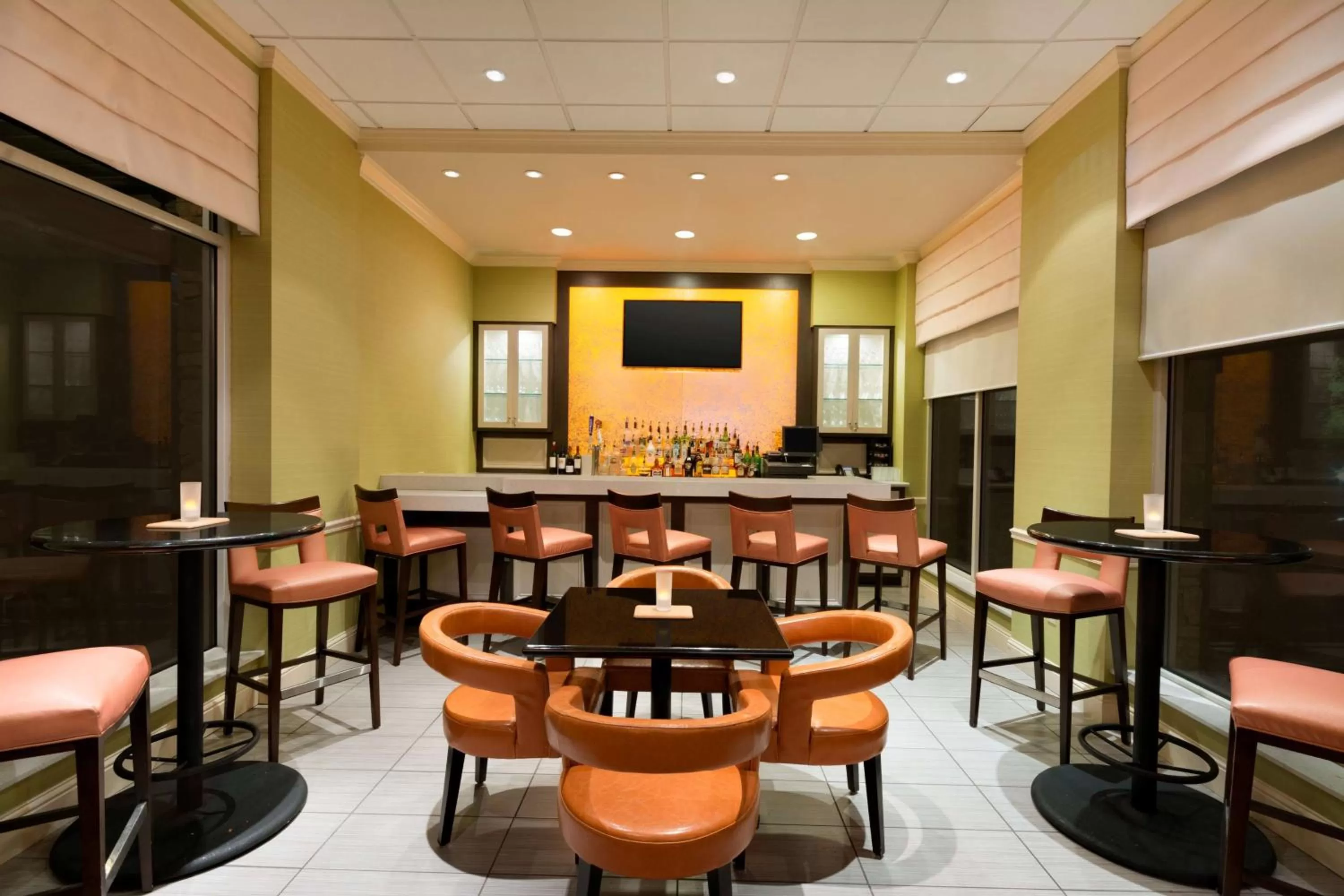 Lounge or bar in Hilton Garden Inn Atlanta Northpoint