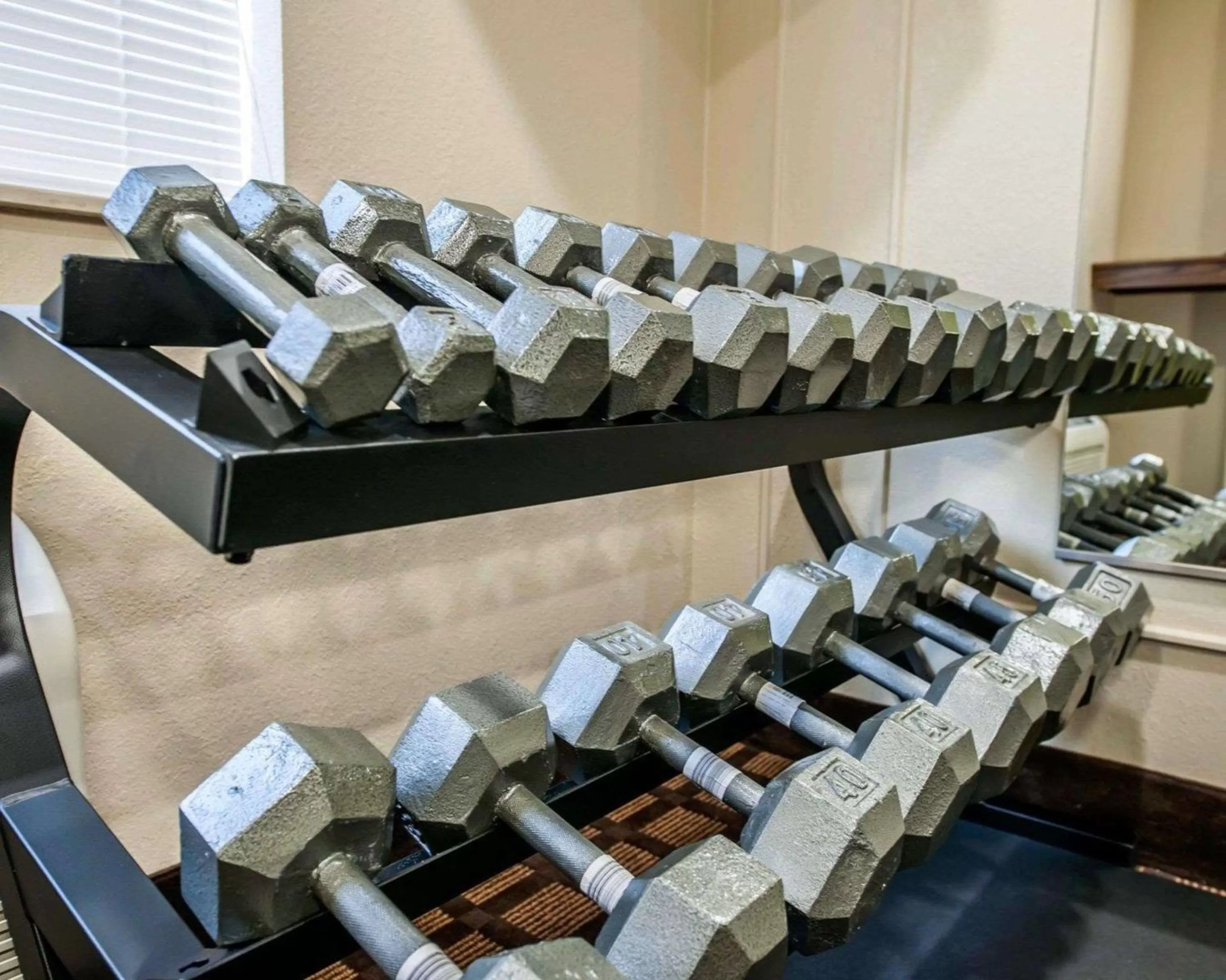 Fitness centre/facilities in Baymont by Wyndham Richmond I-70