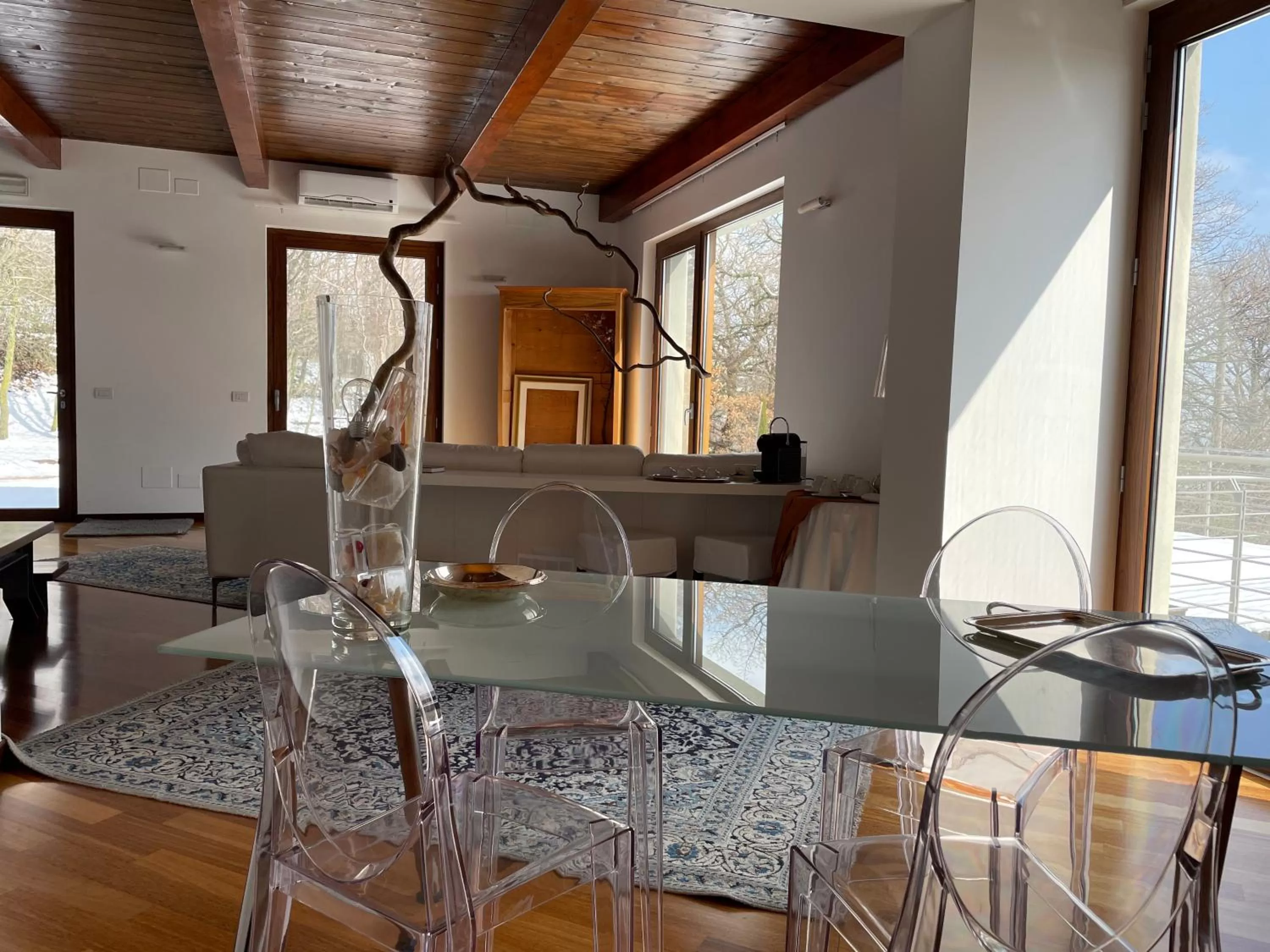 Dining Area in VIENIACASACCADIA