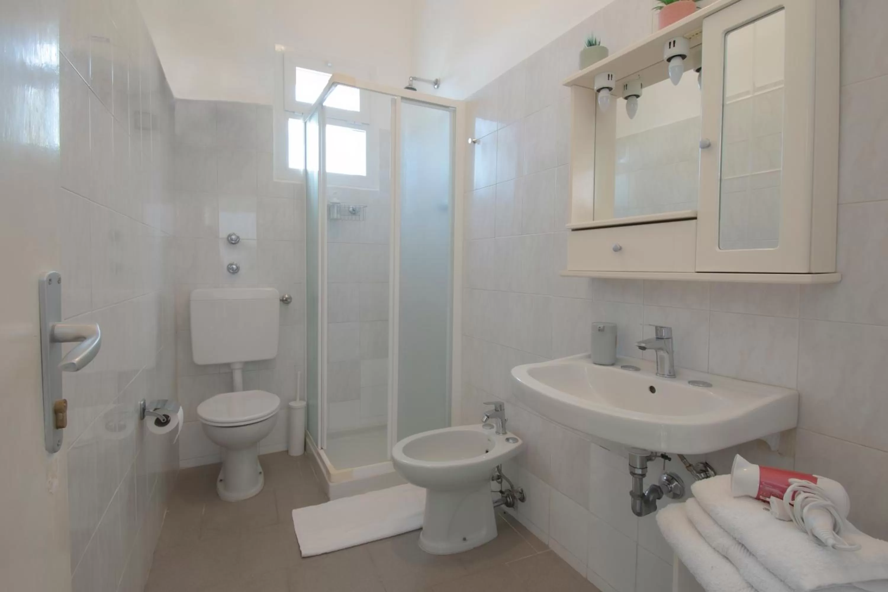 Shower, Bathroom in Il Rusticano B&B