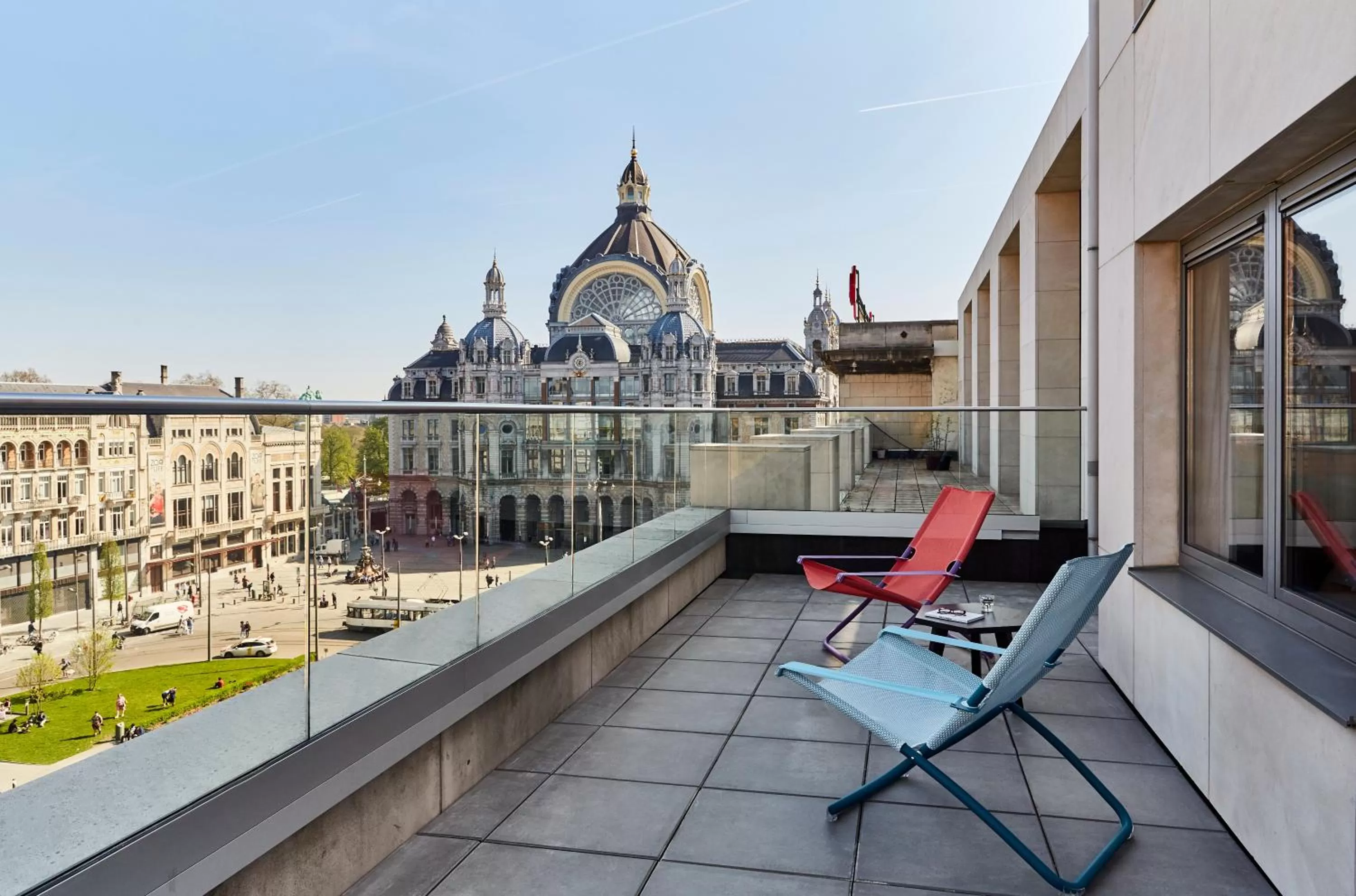 Photo of the whole room in Hotel Indigo Antwerp City Centre by IHG