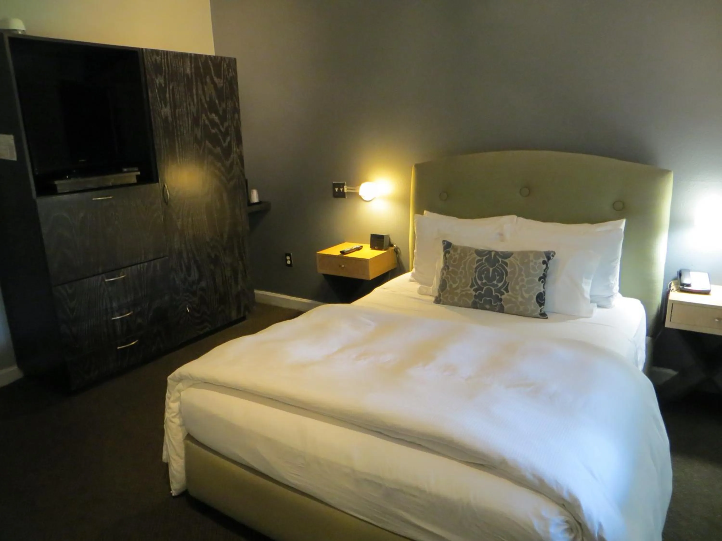 Bed in The EO Inn - Downtown Orlando