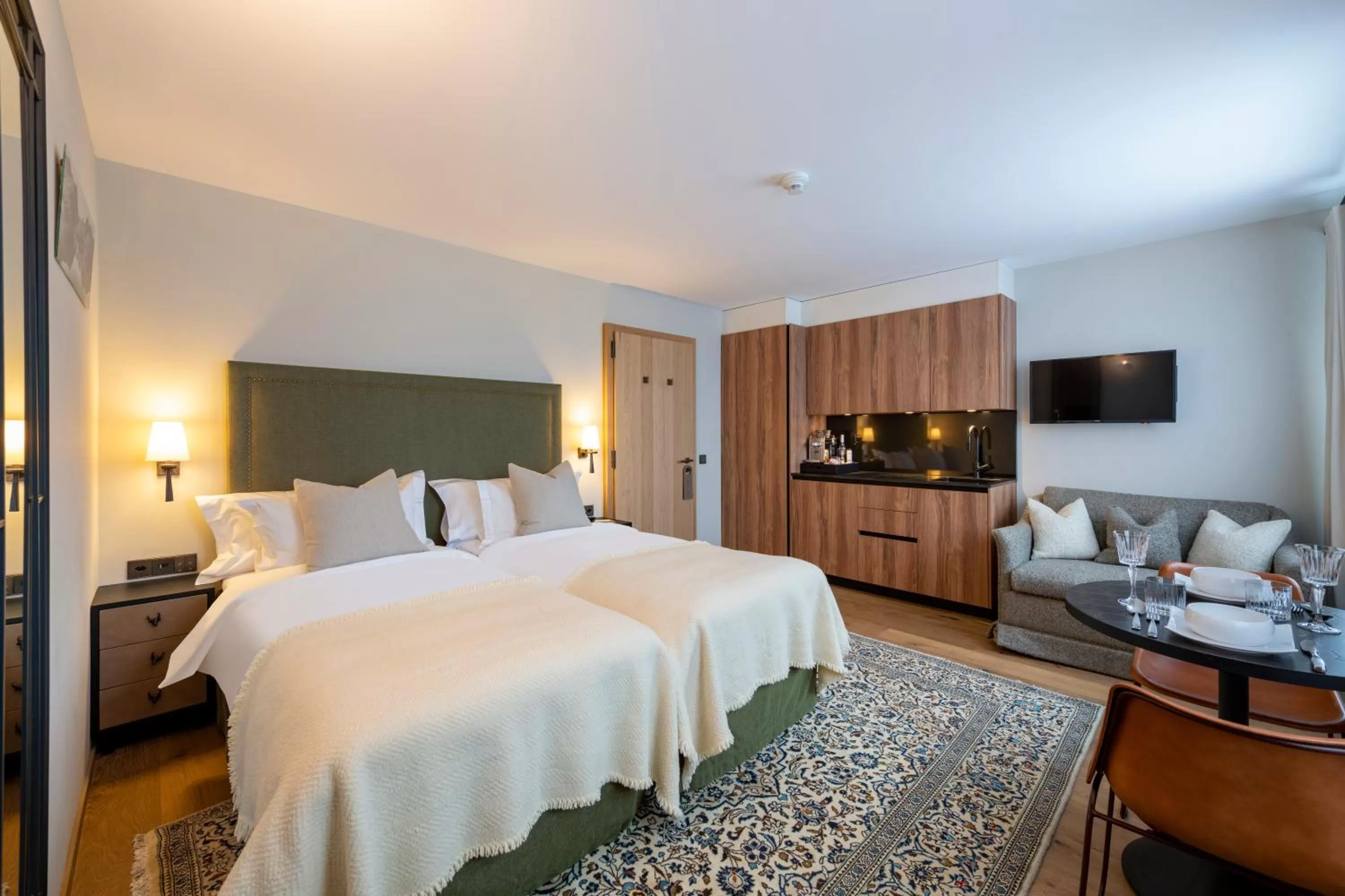 Bedroom, Bed in Hôtel de Verbier SUP