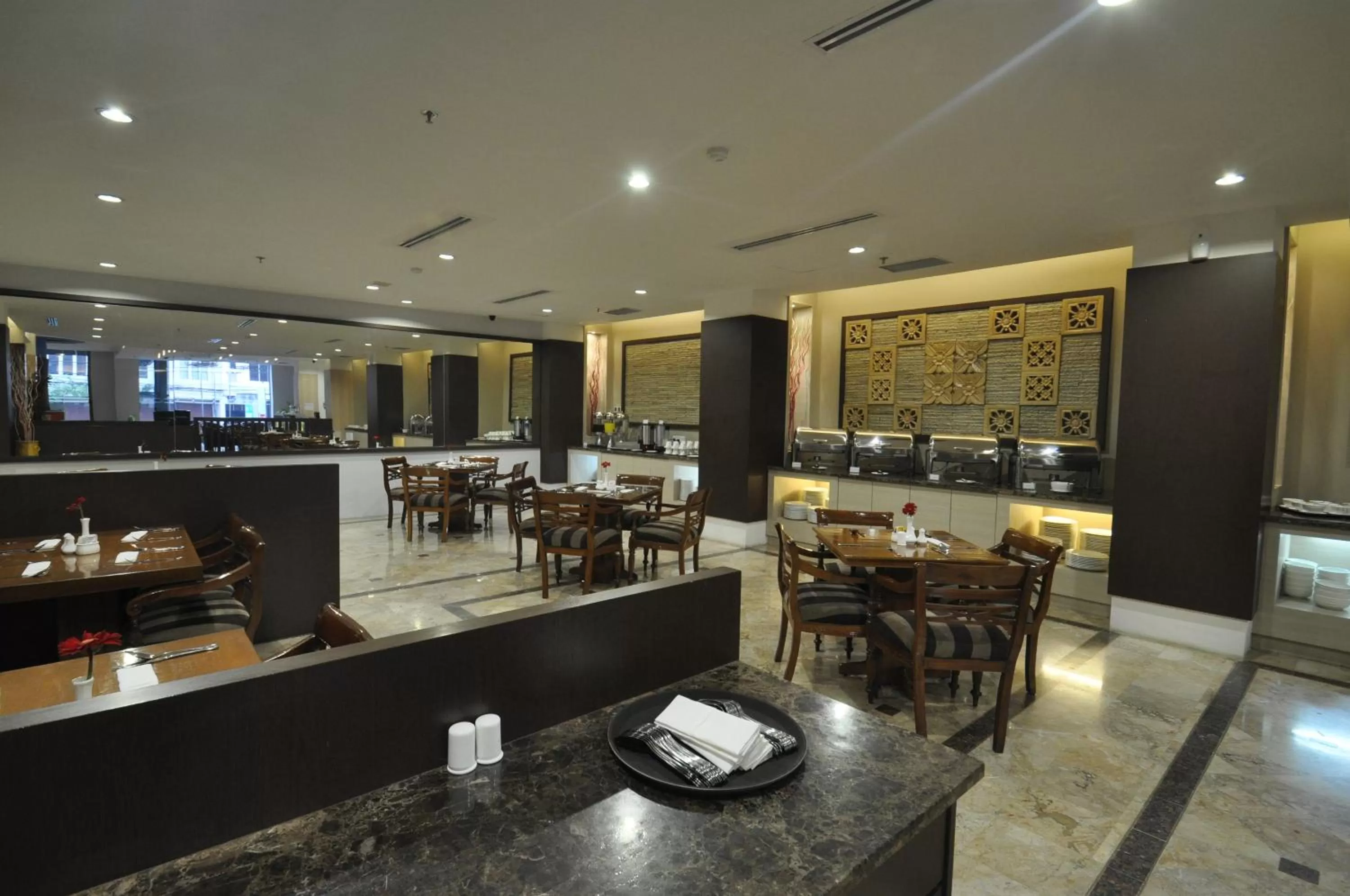 Restaurant/places to eat in Dreamtel Jakarta