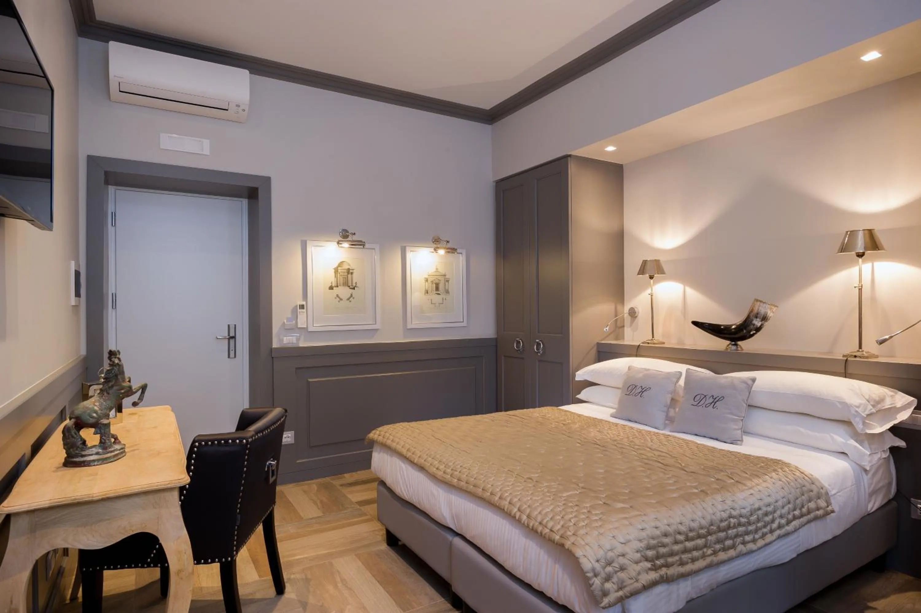 Photo of the whole room, Bed in Deseo Home