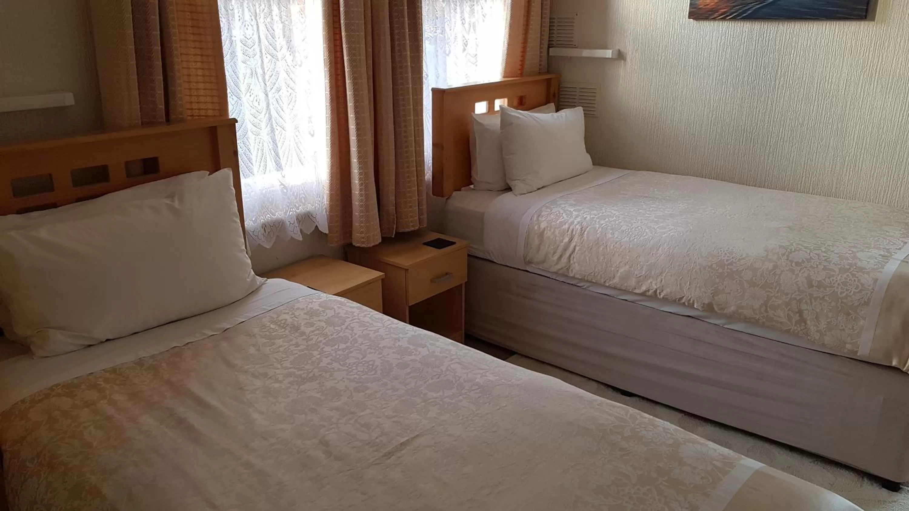 Twin Room with En-Suite in The Wycliffe