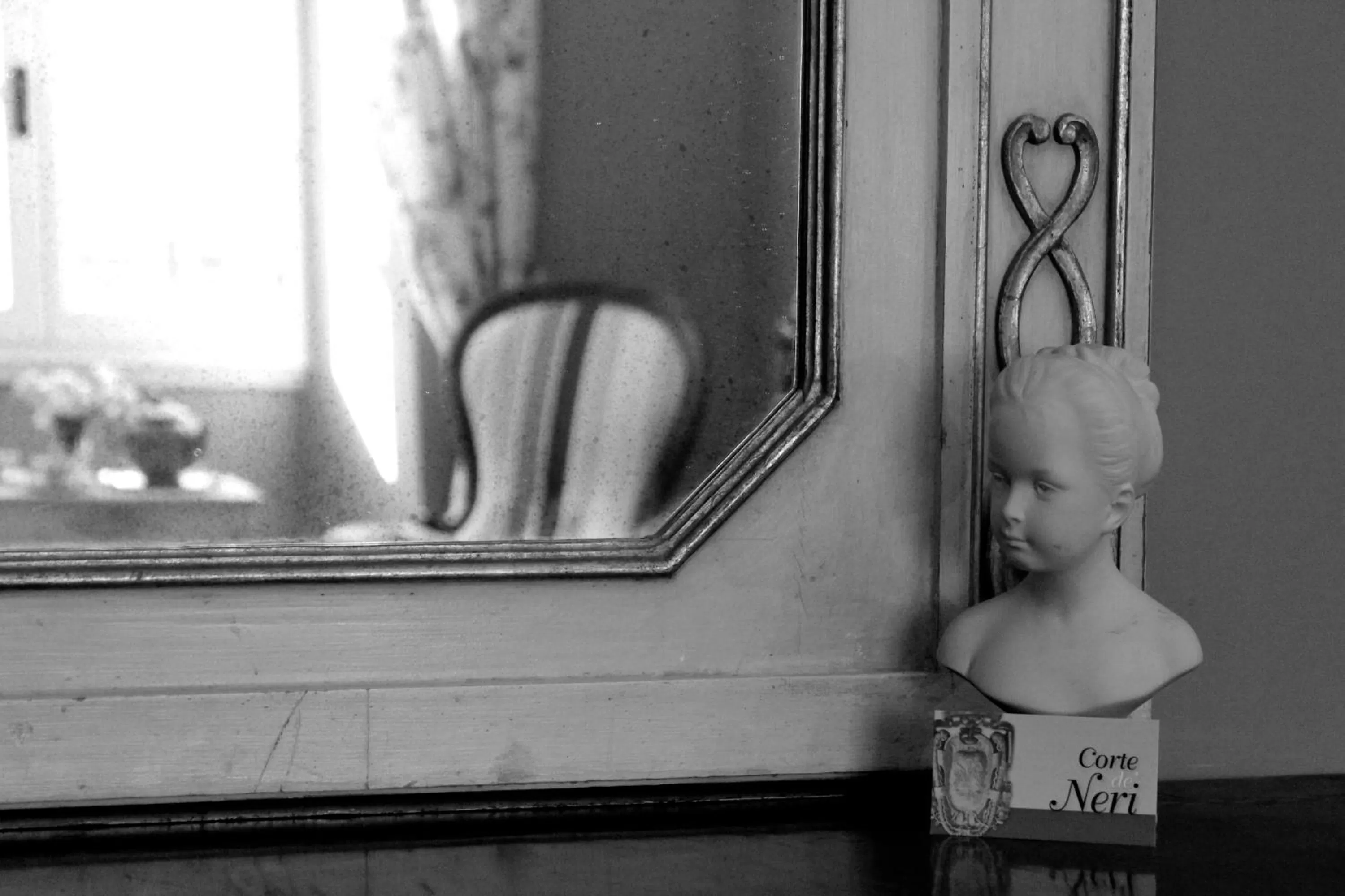 Decorative detail in Corte dei Neri Residenza d'Epoca