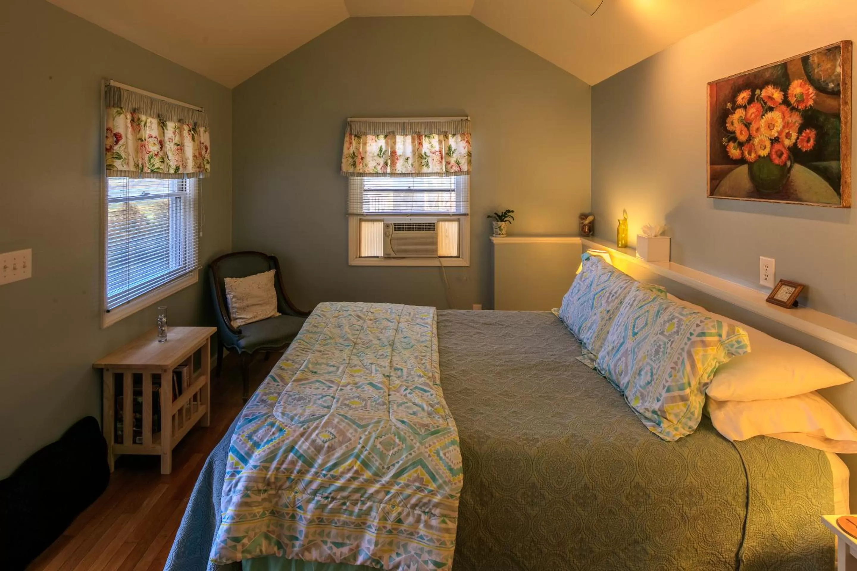 Bed in Taylor House Inn