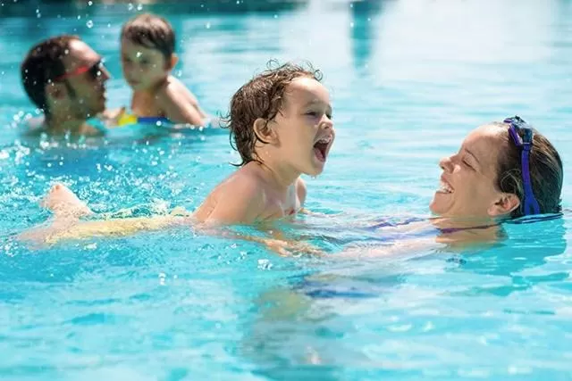 Swimming pool in Tecnohotel Itzáes