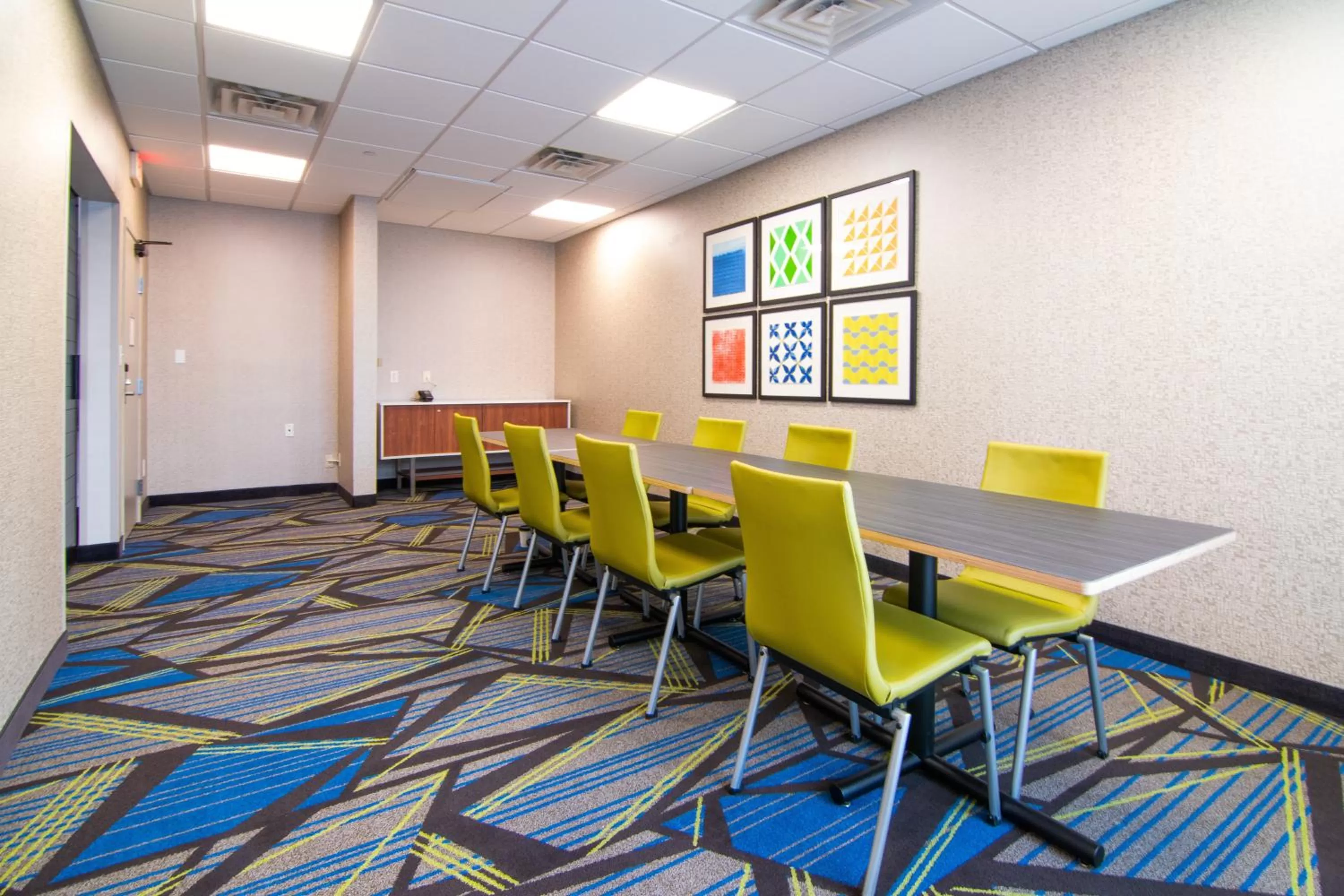 Meeting/conference room in Holiday Inn Express & Suites - Indianapolis Northwest by IHG