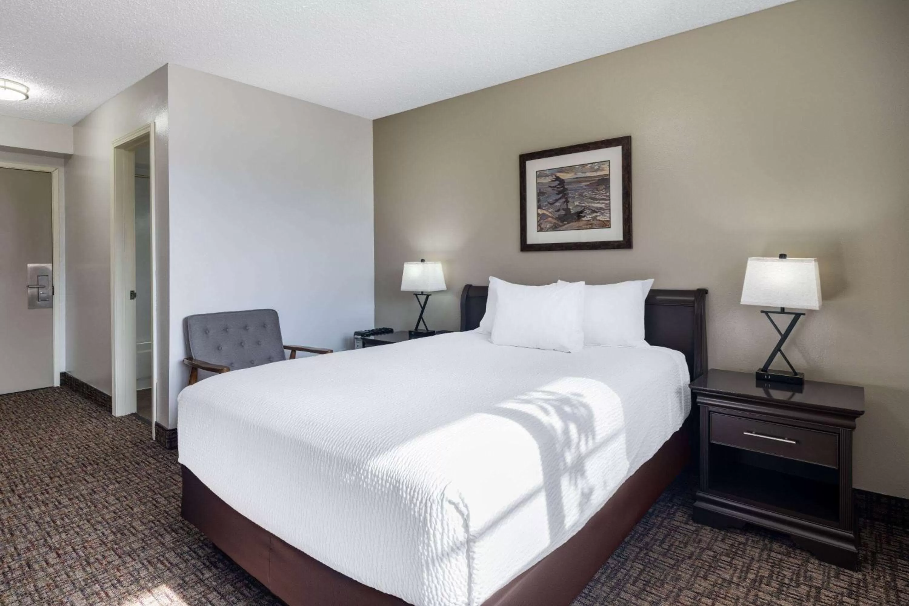 Photo of the whole room, Bed in Ramada by Wyndham Juneau