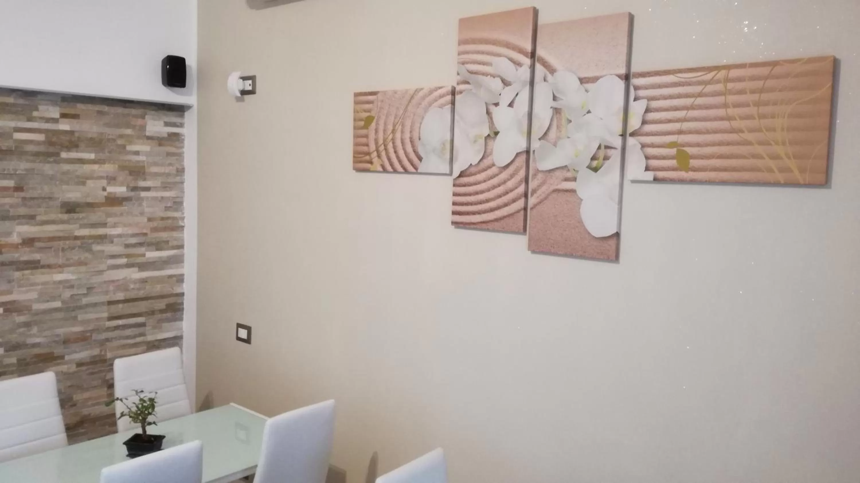 Lounge or bar in Bonsai Bed & Breakfast