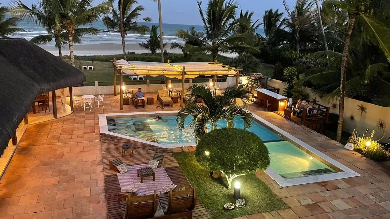 Restaurant/places to eat in Pousada dos Hibiscus