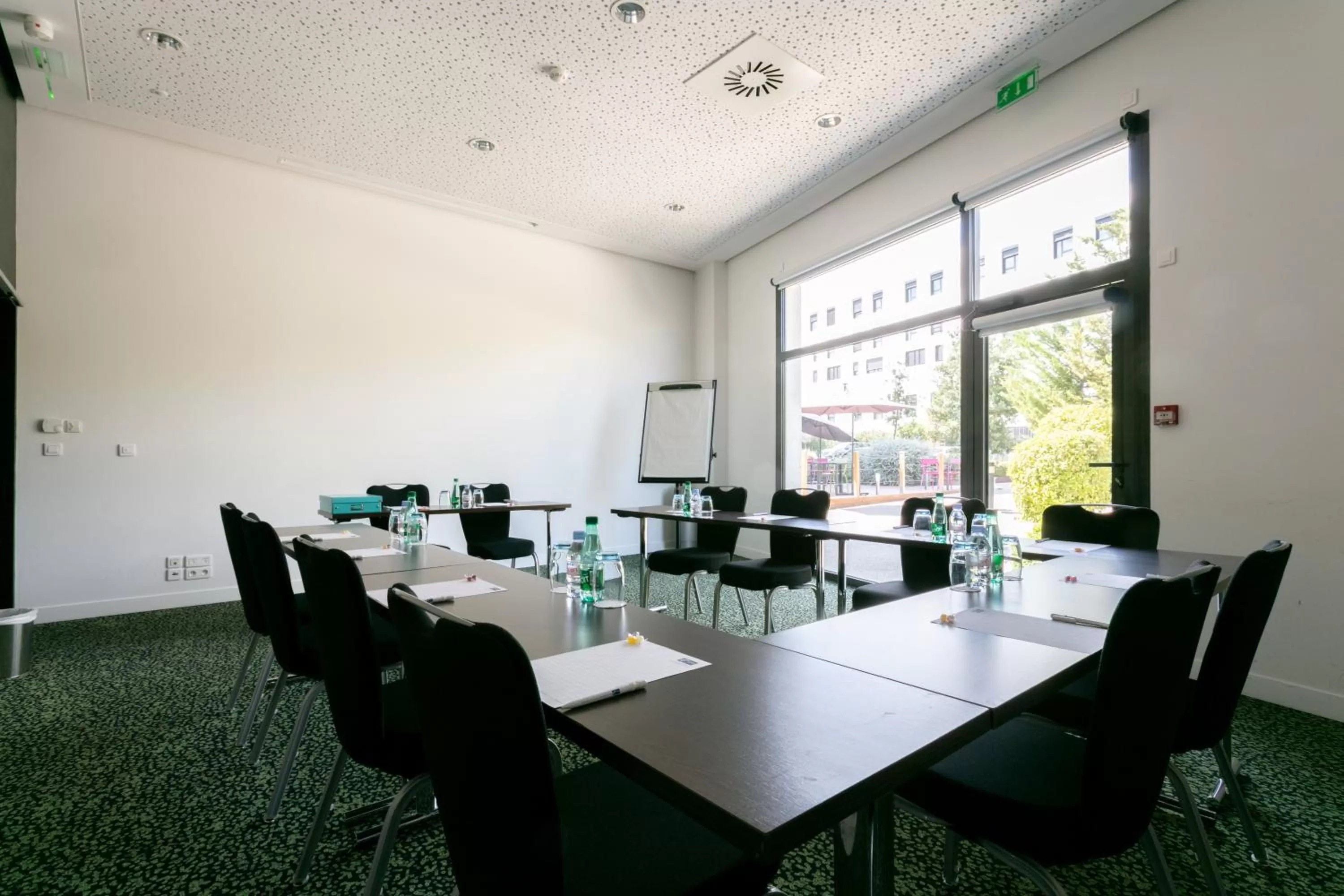 Meeting/conference room in Holiday Inn Express Montpellier - Odysseum by IHG