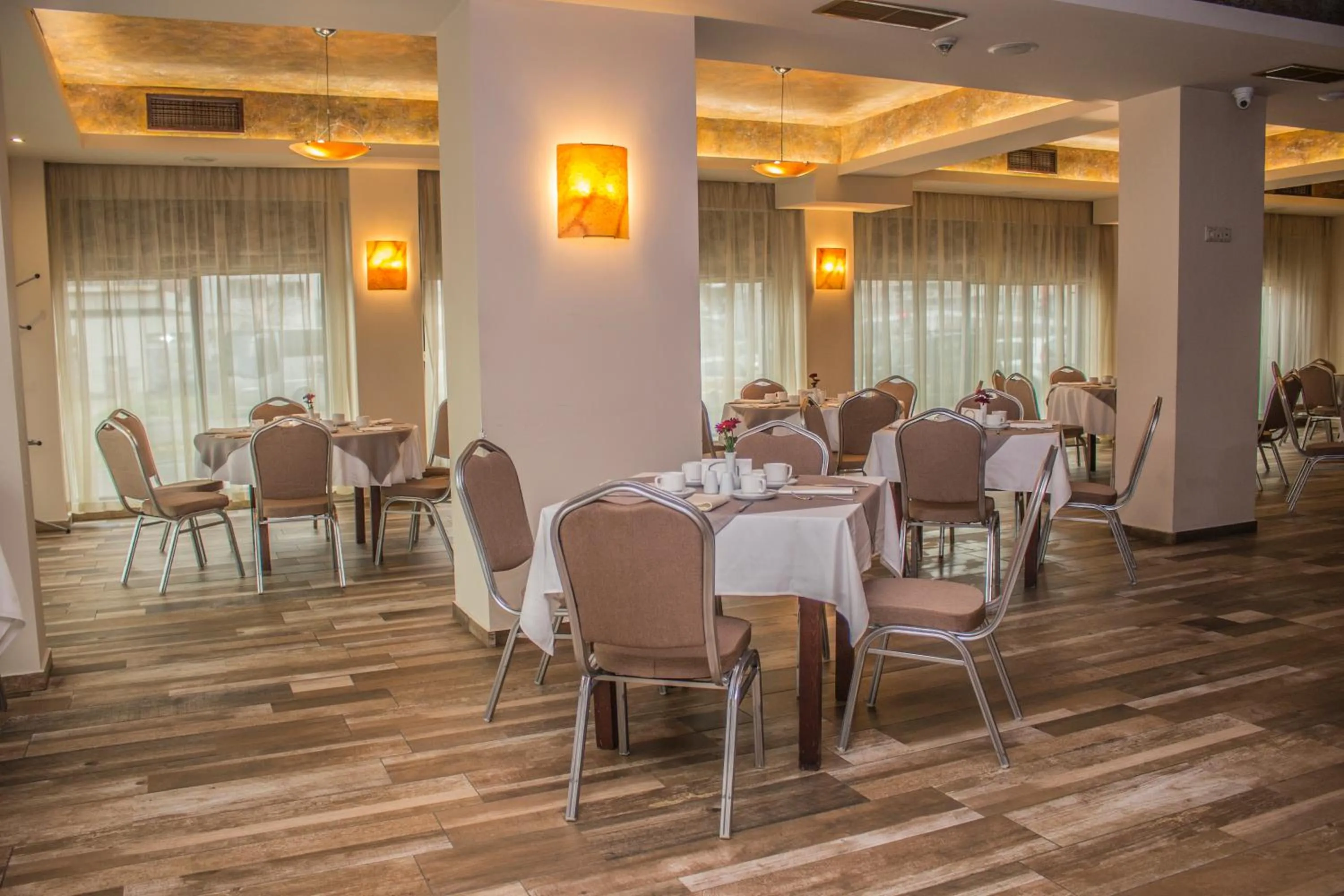 Restaurant/places to eat in Hotel Golden Tulip Varna