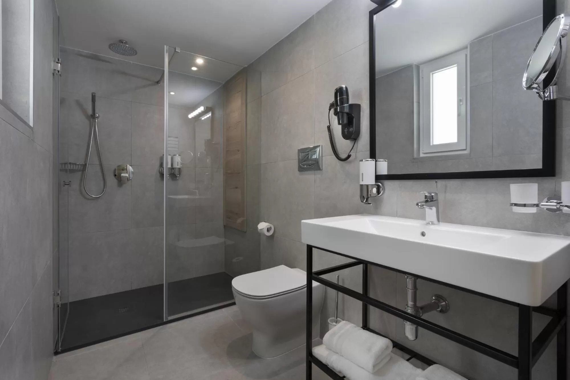 Bathroom in Azur Hotel by ST Hotels
