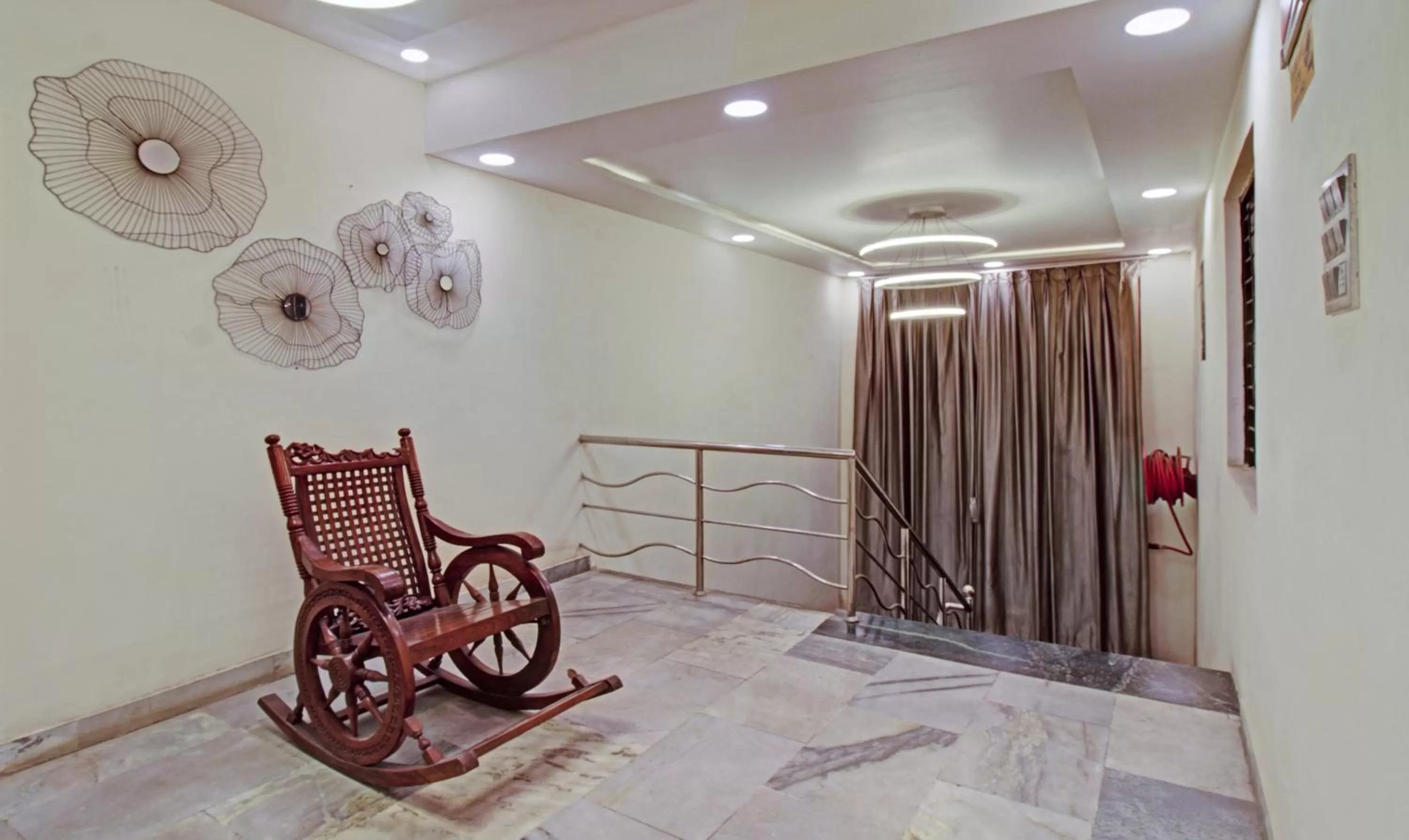 Seating area in Treebo The Boss