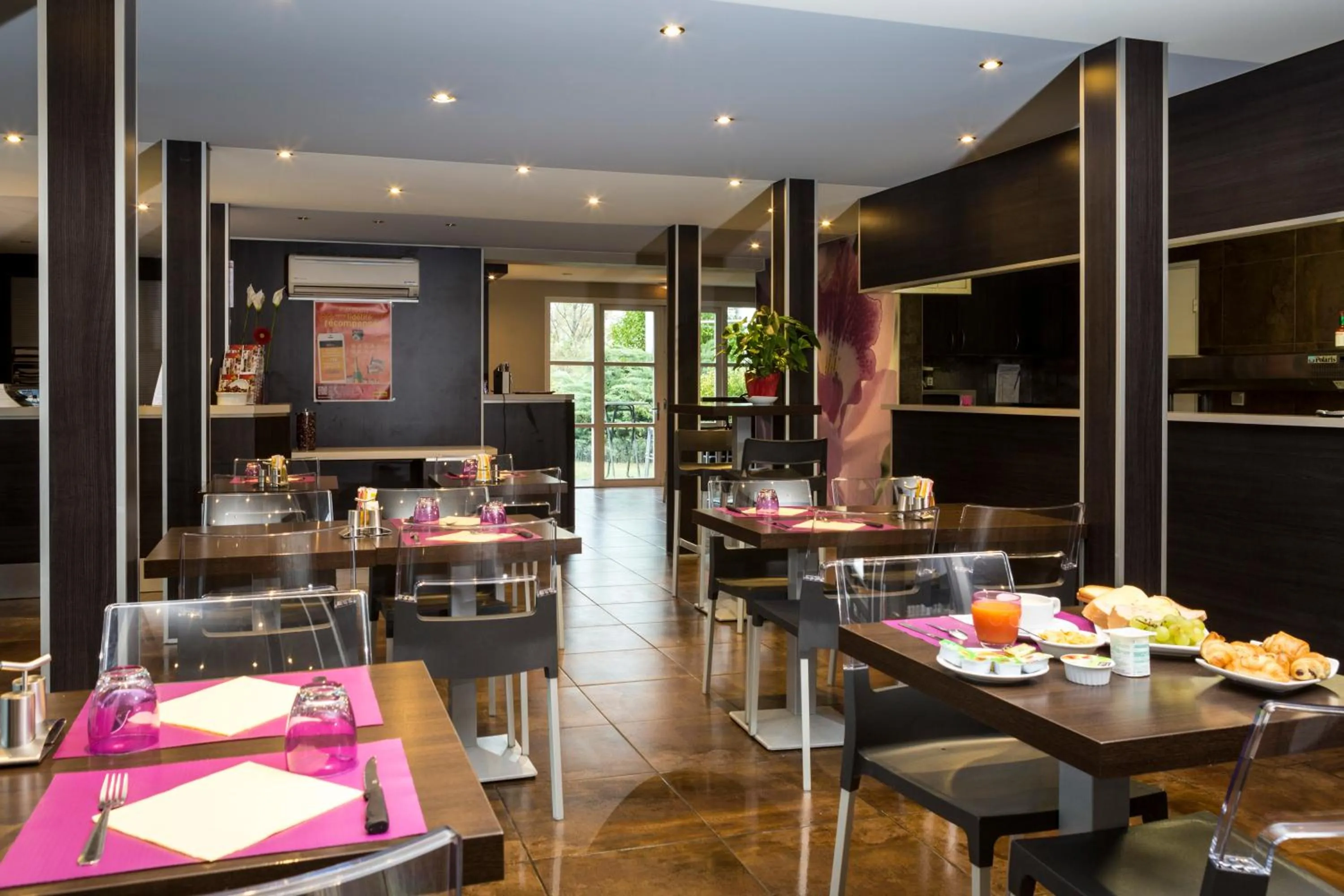 Restaurant/places to eat in Initial by balladins Lyon / Chanas