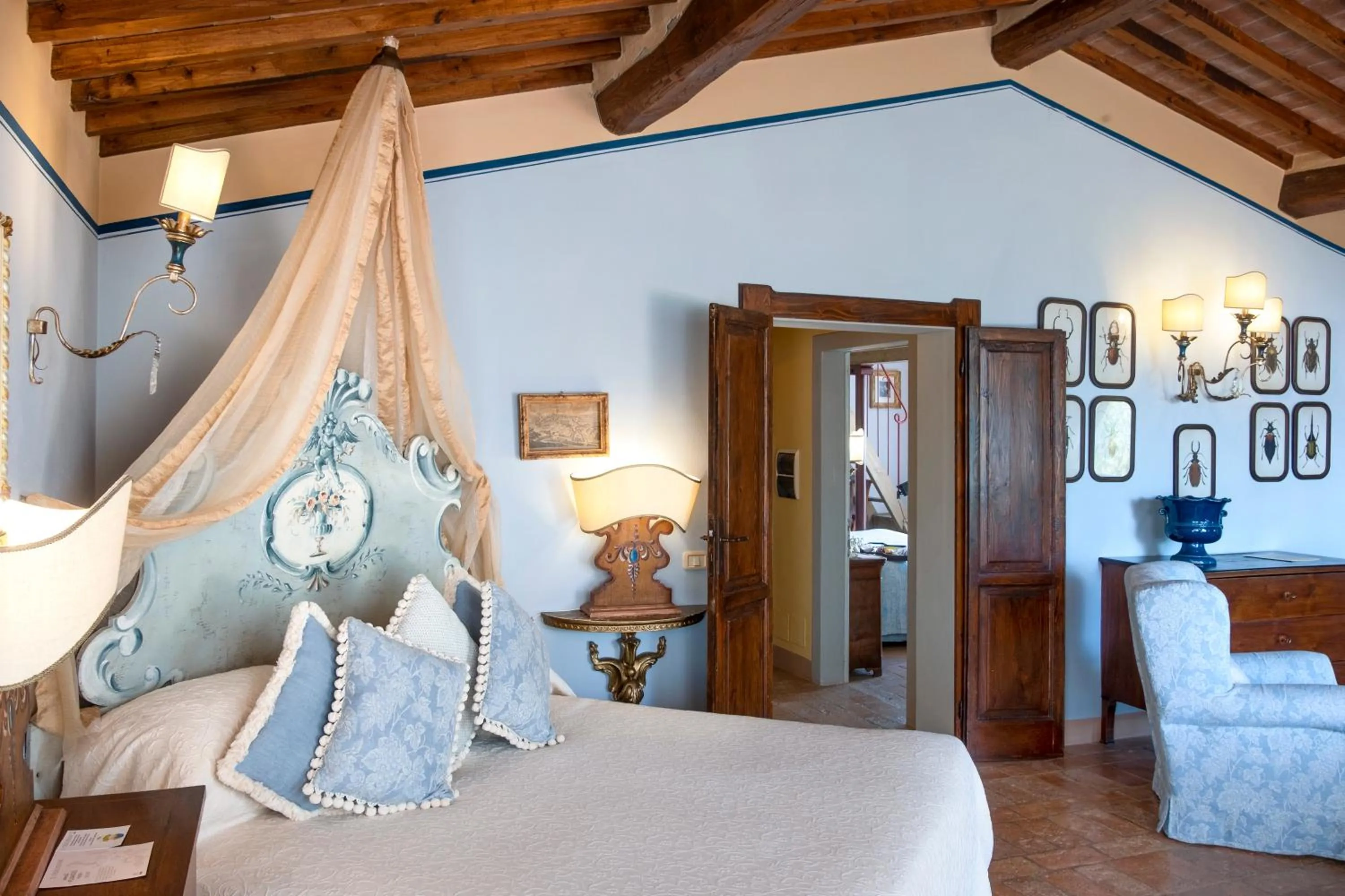 Property building, Bed in Il Falconiere Relais & Spa