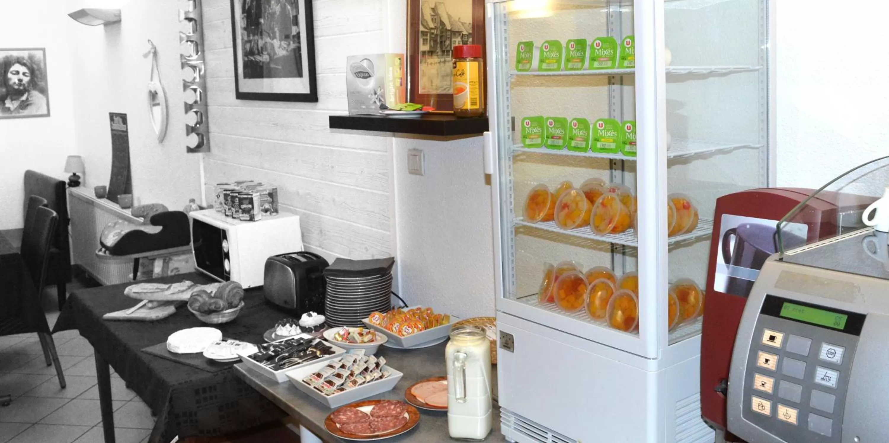 Breakfast in Hôtel de La Vallée