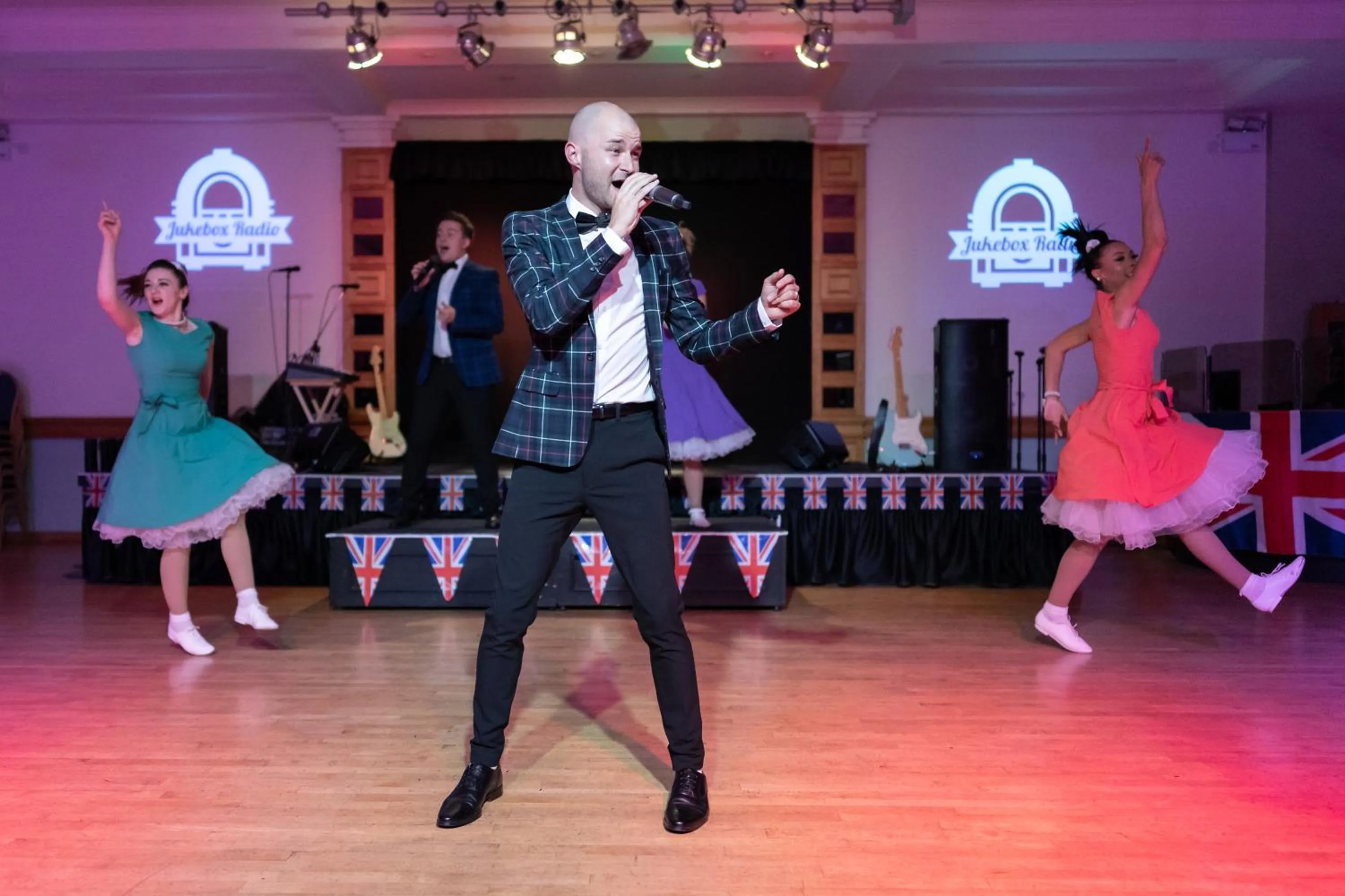 Evening entertainment in TLH Toorak Hotel - TLH Leisure, Entertainment and Spa Resort