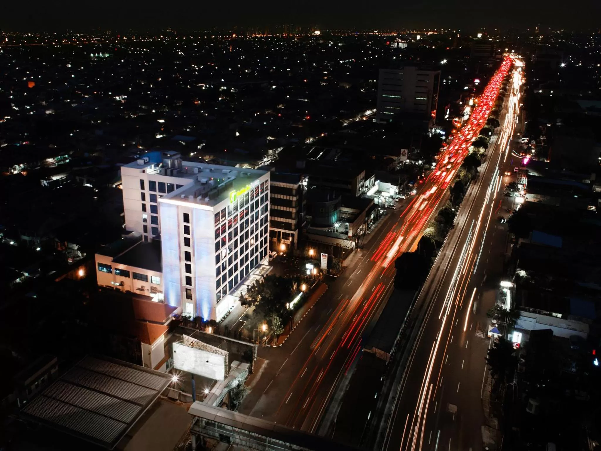 Bird's eye view in Holiday Inn Express Jakarta Matraman by IHG