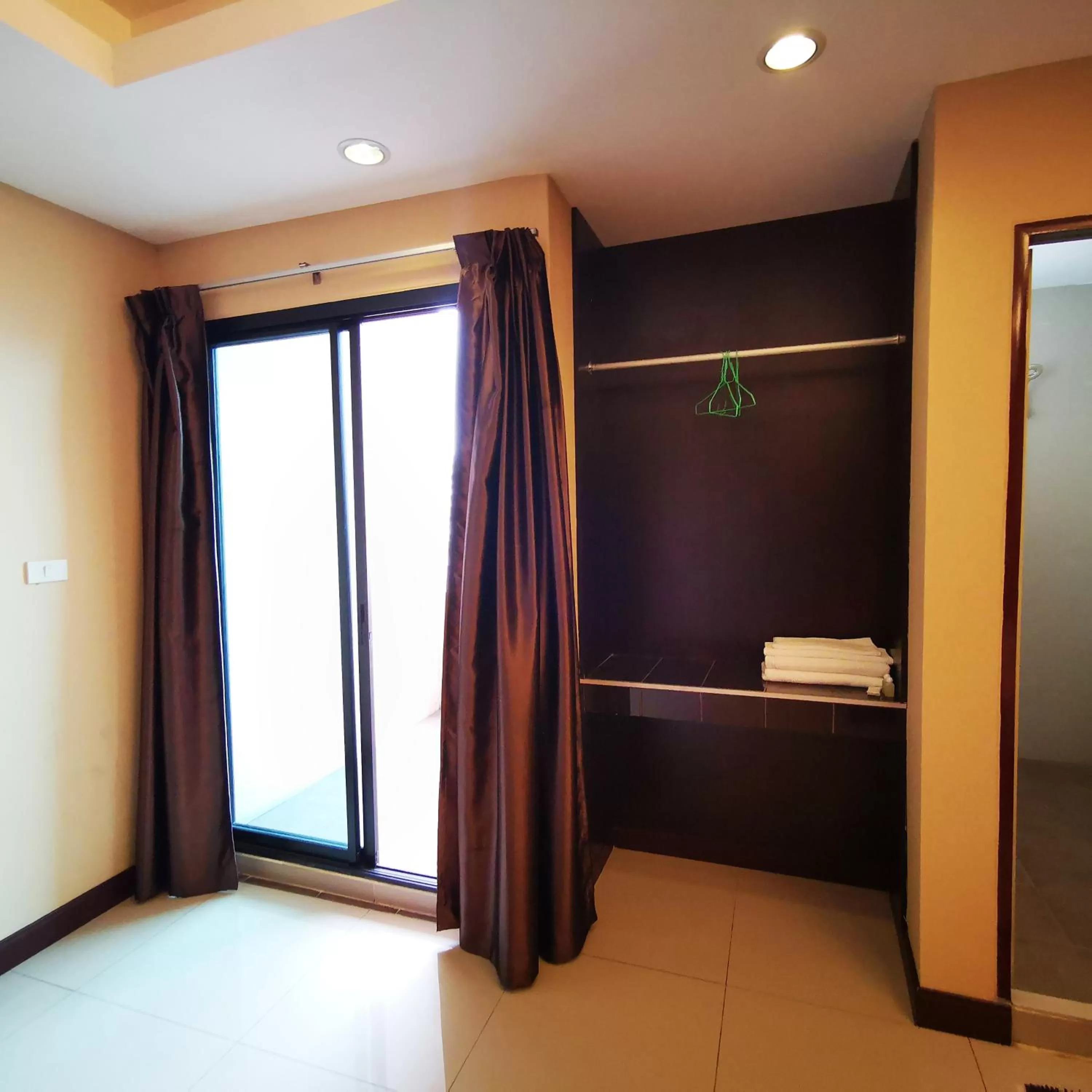 Property building in KKinn South Pattaya