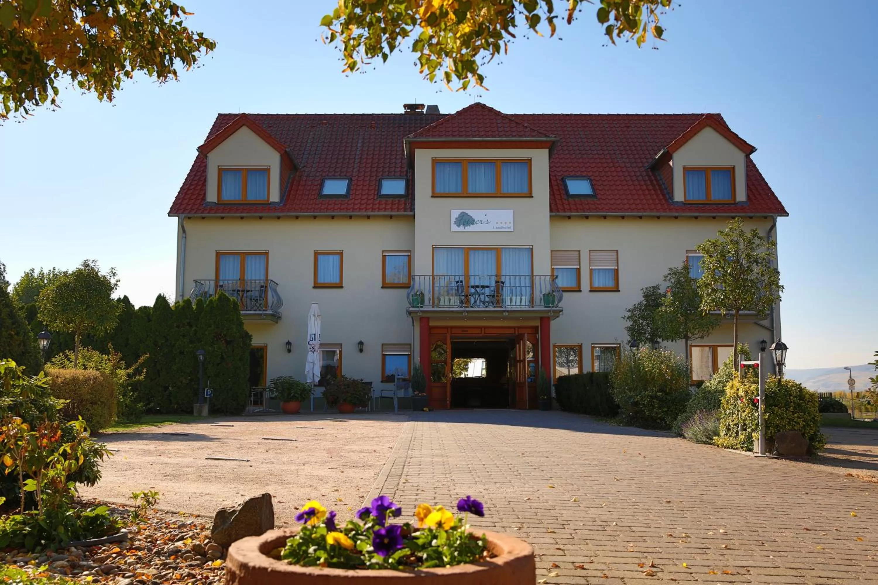 Property building in Fetzers Landhotel