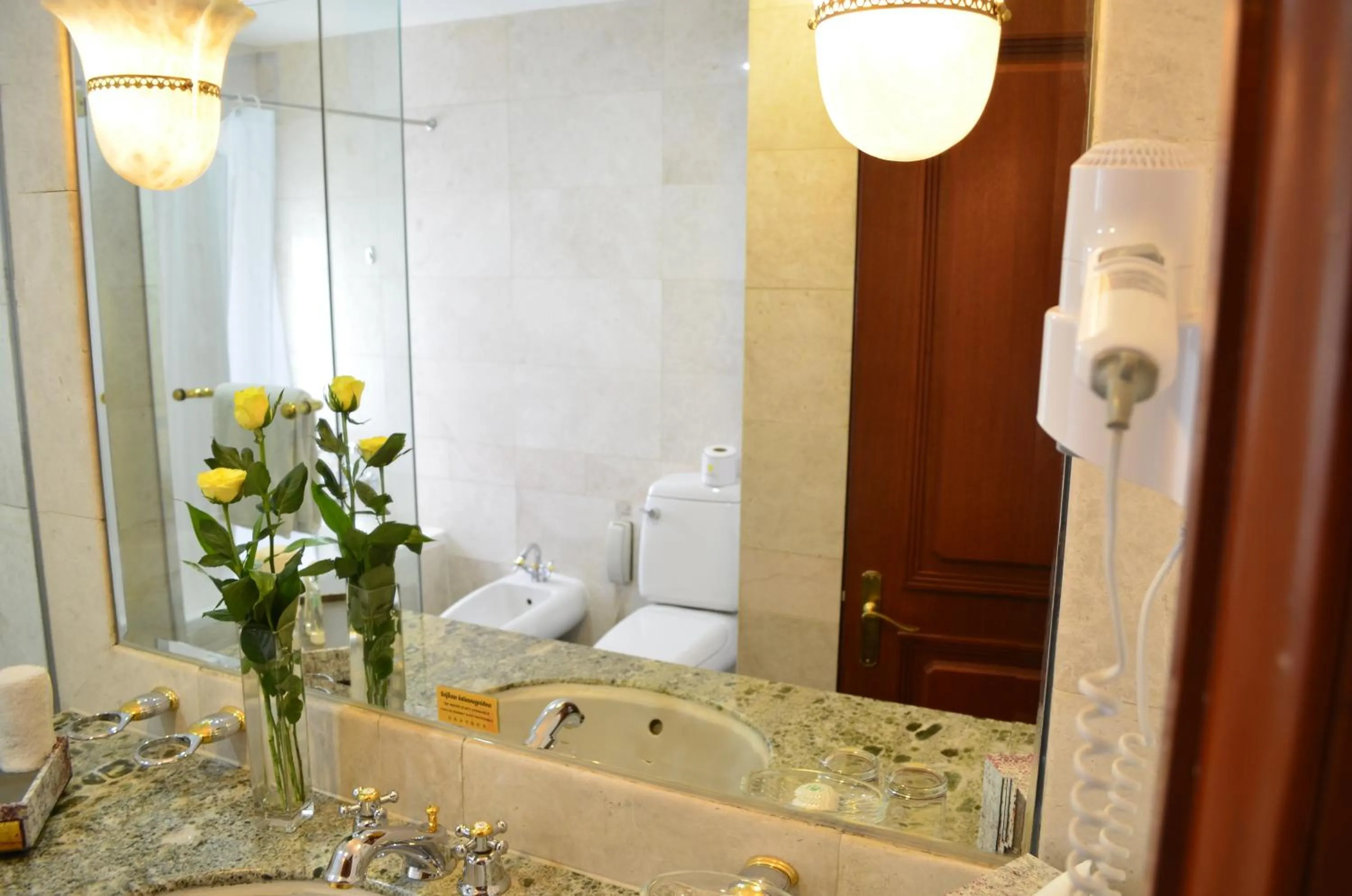 Bathroom in Hotel Cambodiana