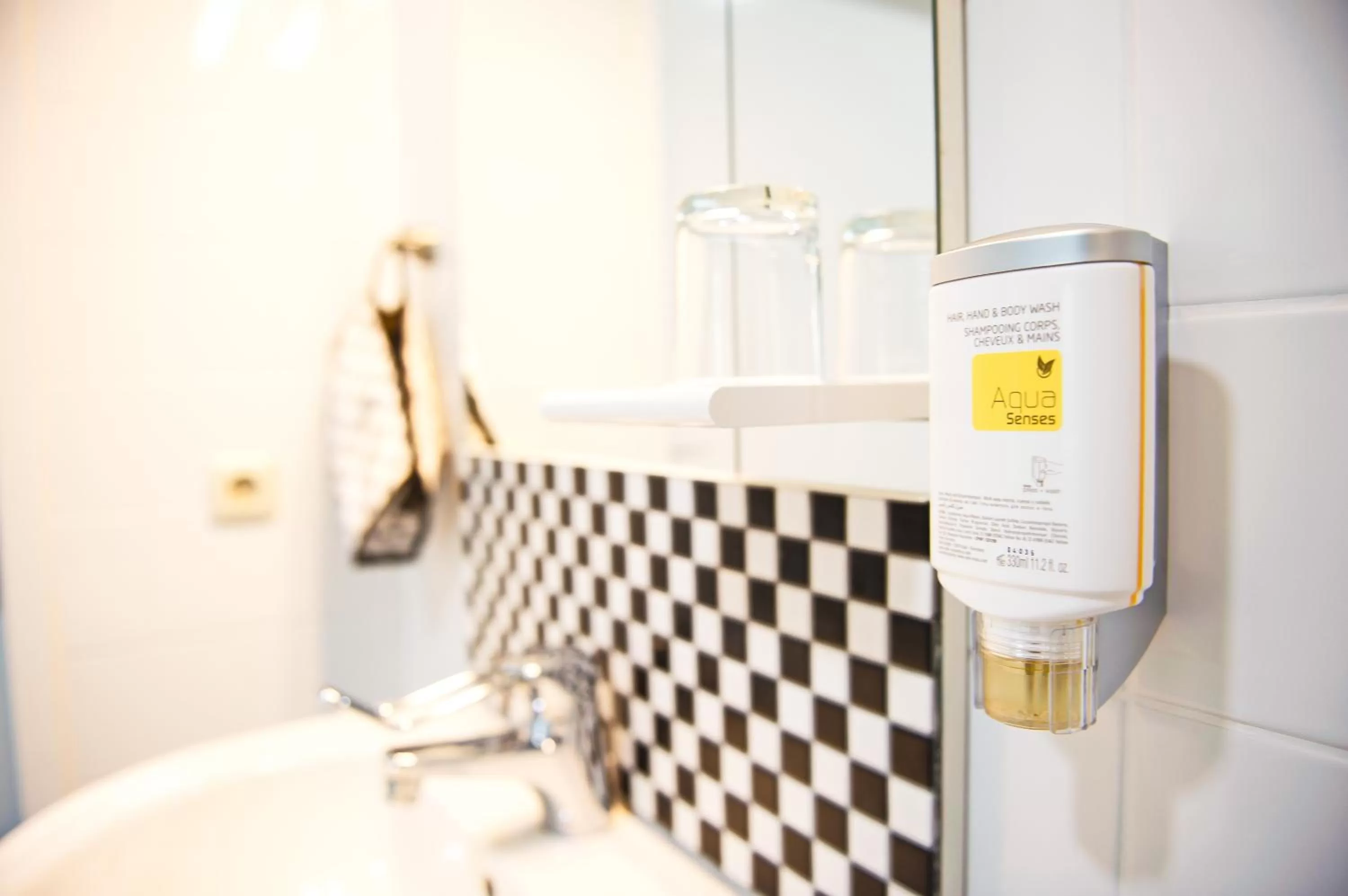 Library in BlnCty Hotel