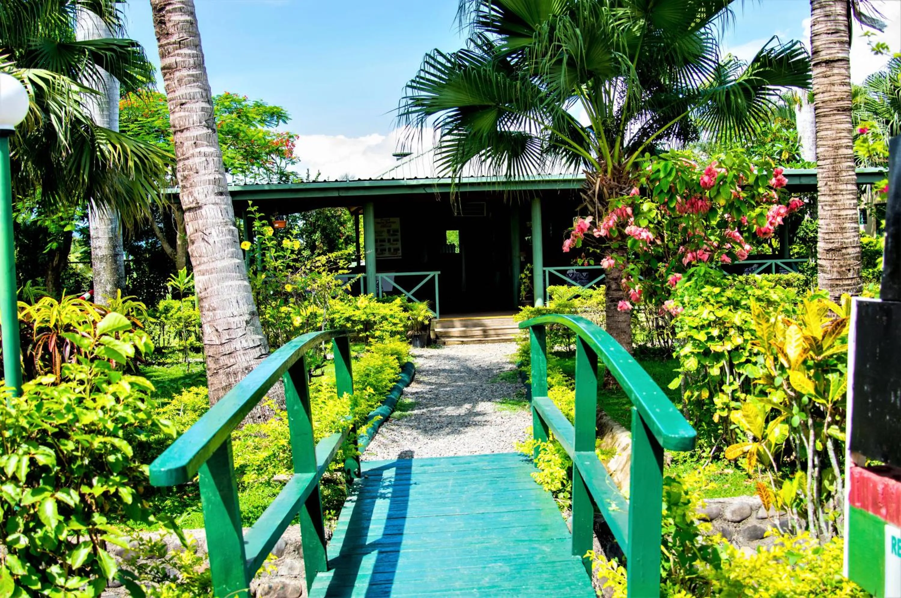 Restaurant/places to eat in Grand West Villas