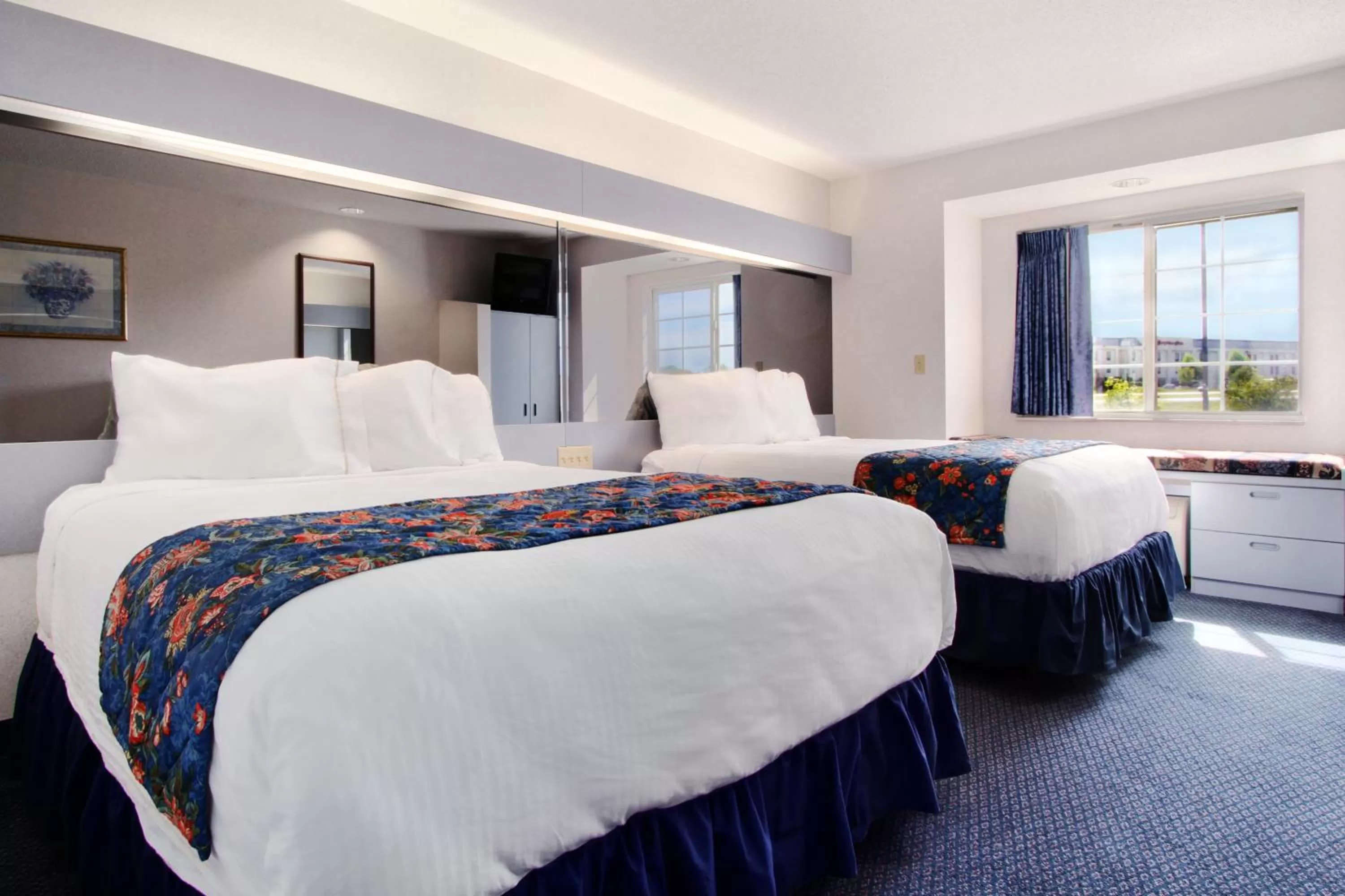 Bed in Microtel Inn & Suites by Wyndham Hagerstown by I-81