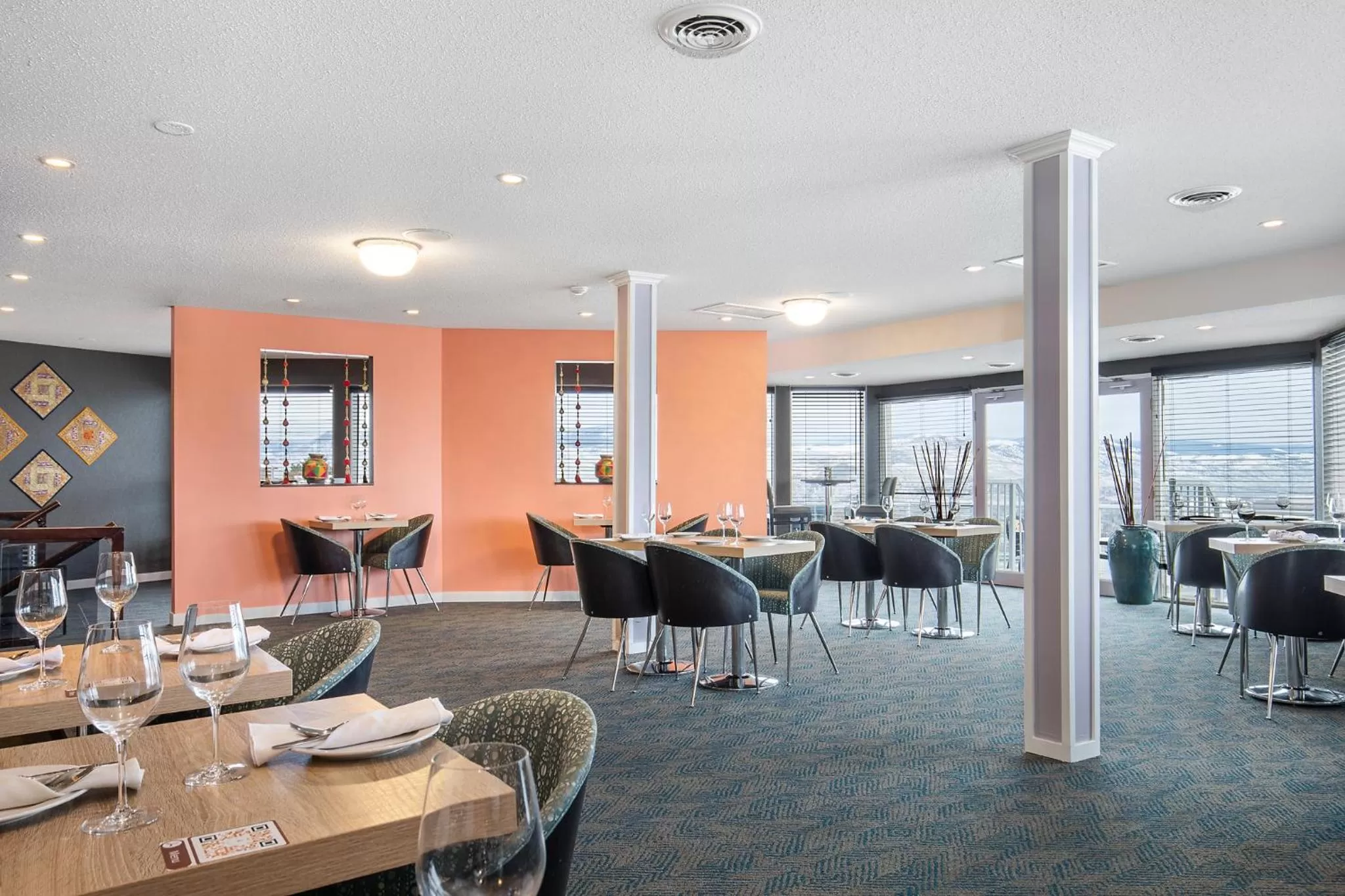 Lounge or bar in Ramada by Wyndham Kamloops