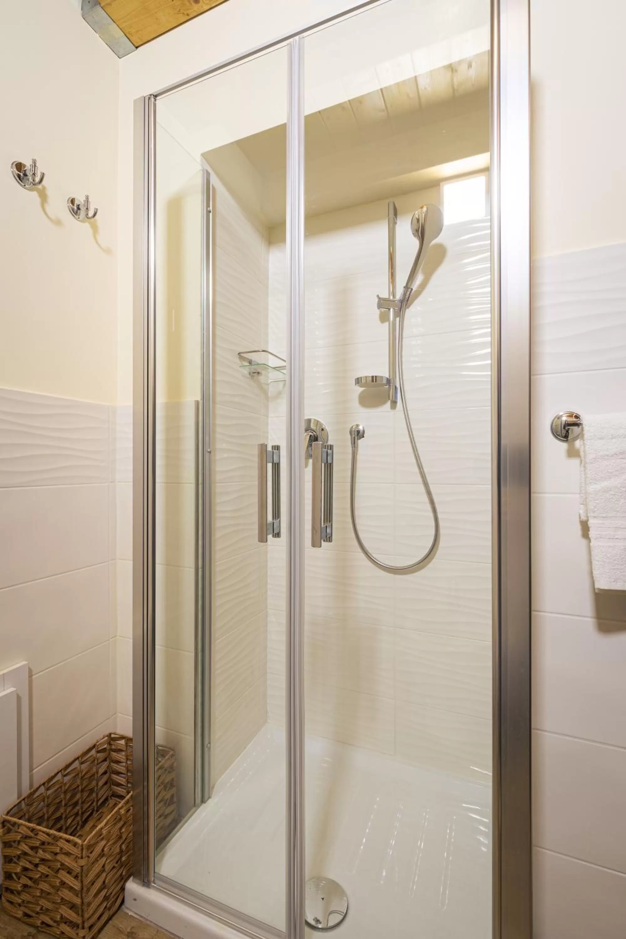 Shower in Open Sicily Residence - Central Apartments Near Quattro Canti