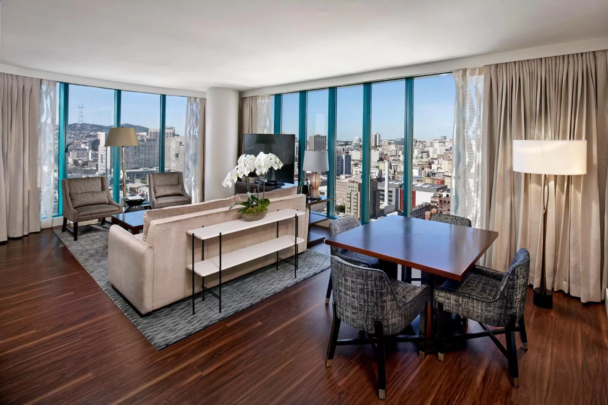 Photo of the whole room in InterContinental San Francisco by IHG