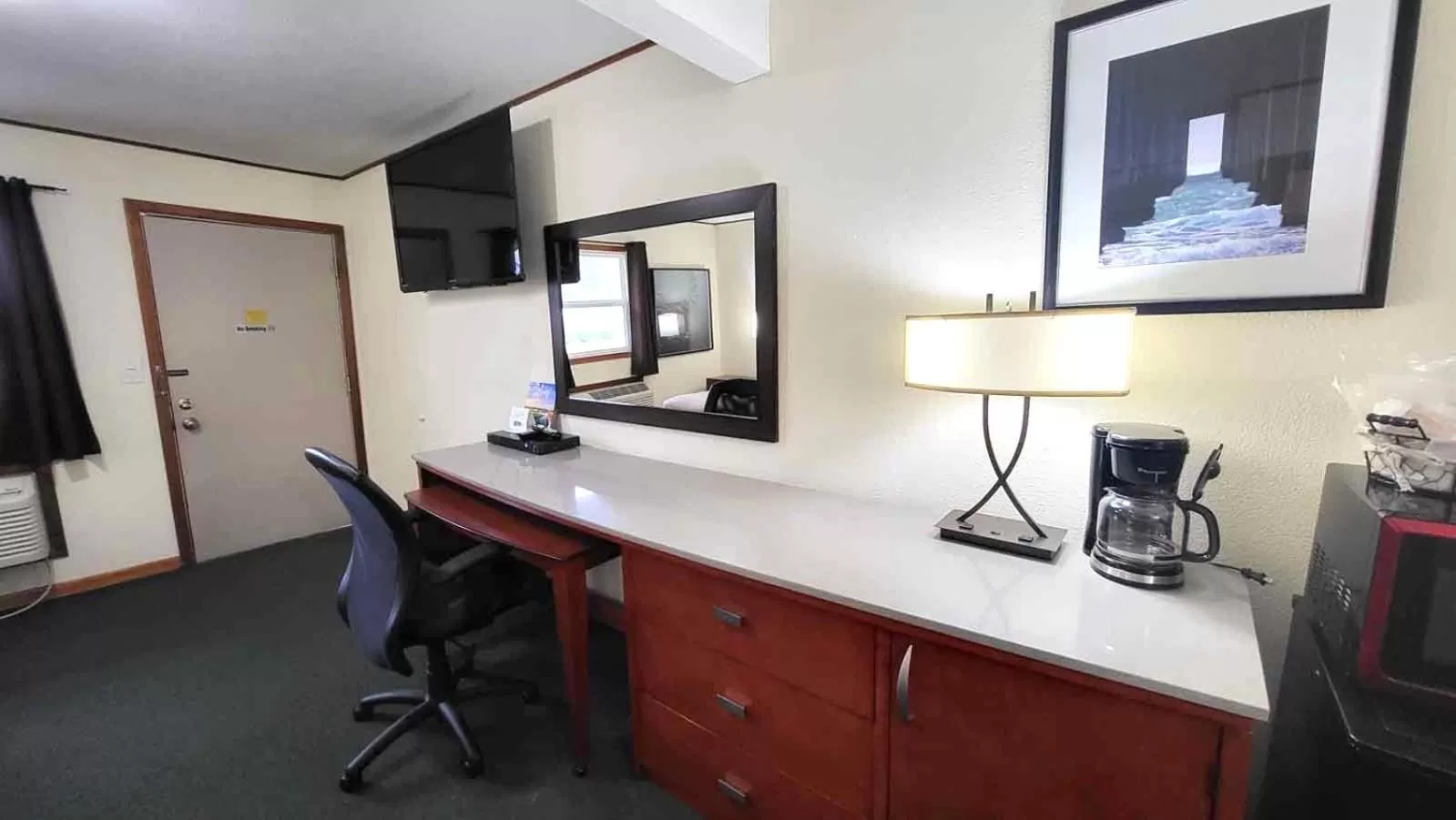 TV and multimedia in Hunter's Friend Resort near Silver Dollar City