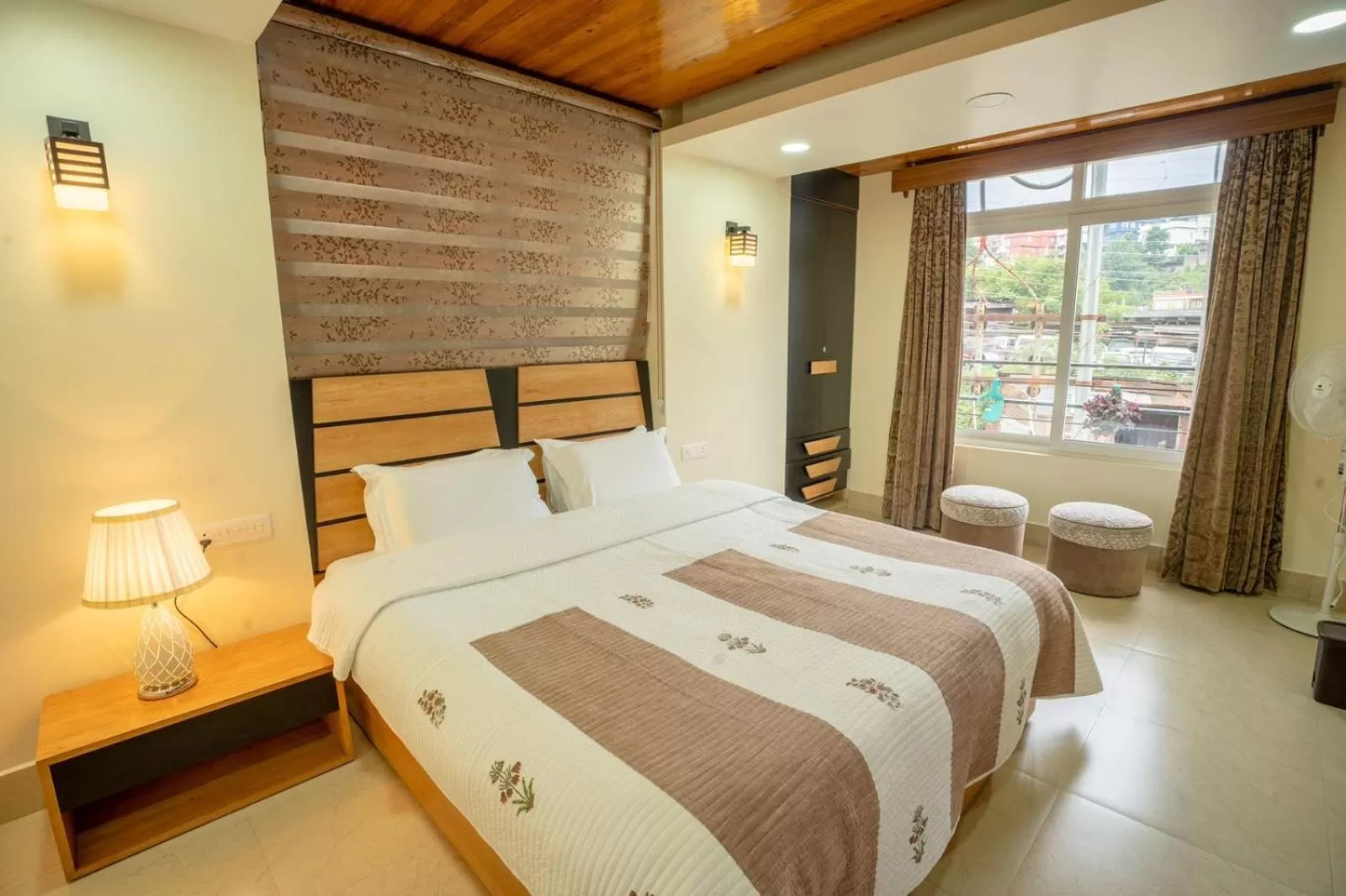 Bedroom, Bed in East Land Bed & Breakfast