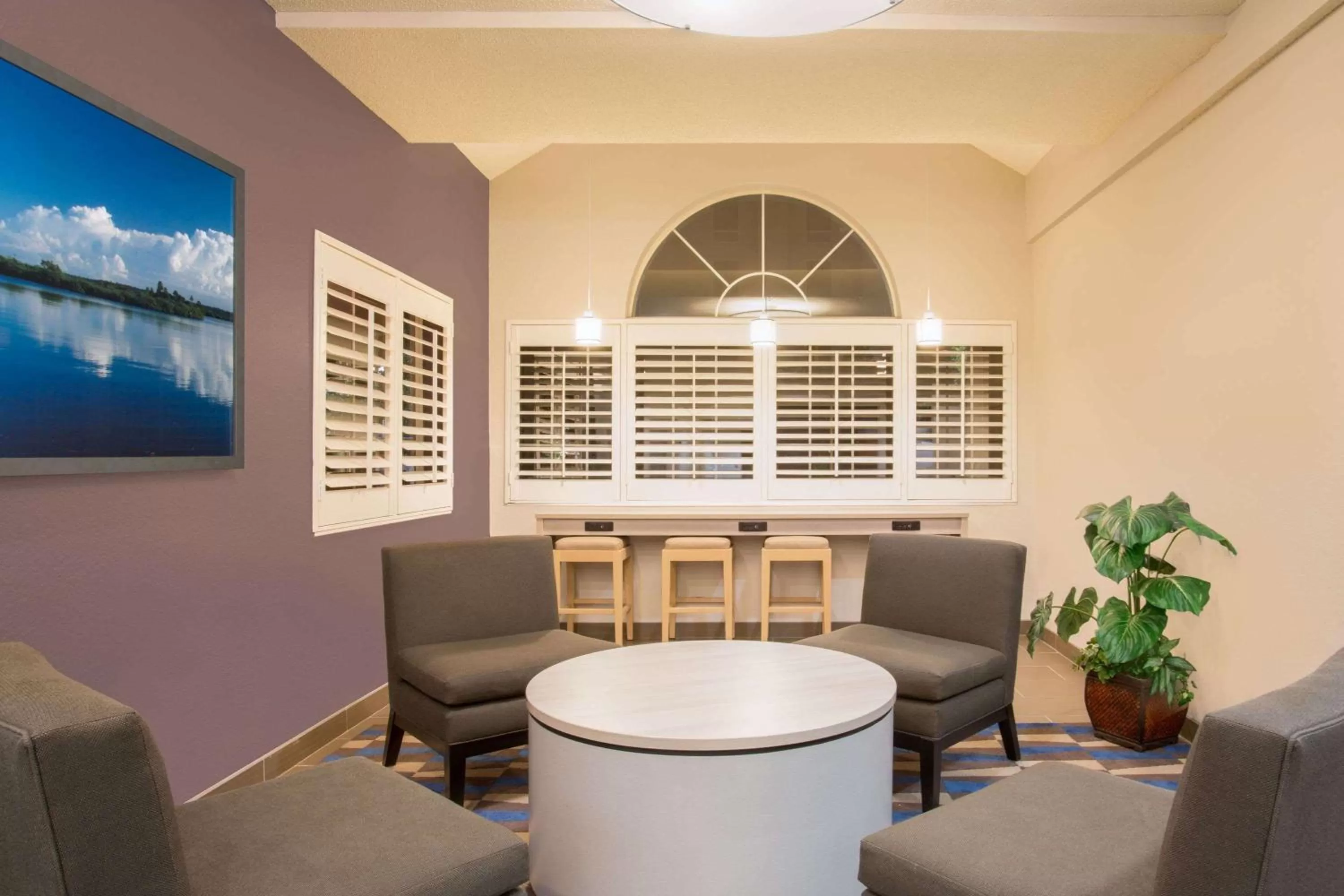 Lobby or reception in Microtel Inn & Suites Leesburg