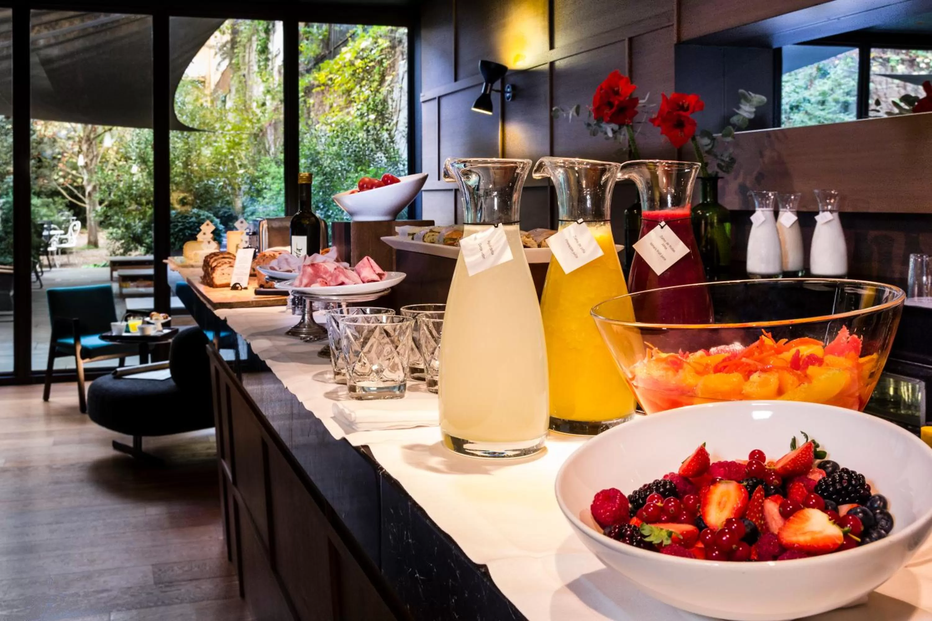 Buffet breakfast in Alma Barcelona GL