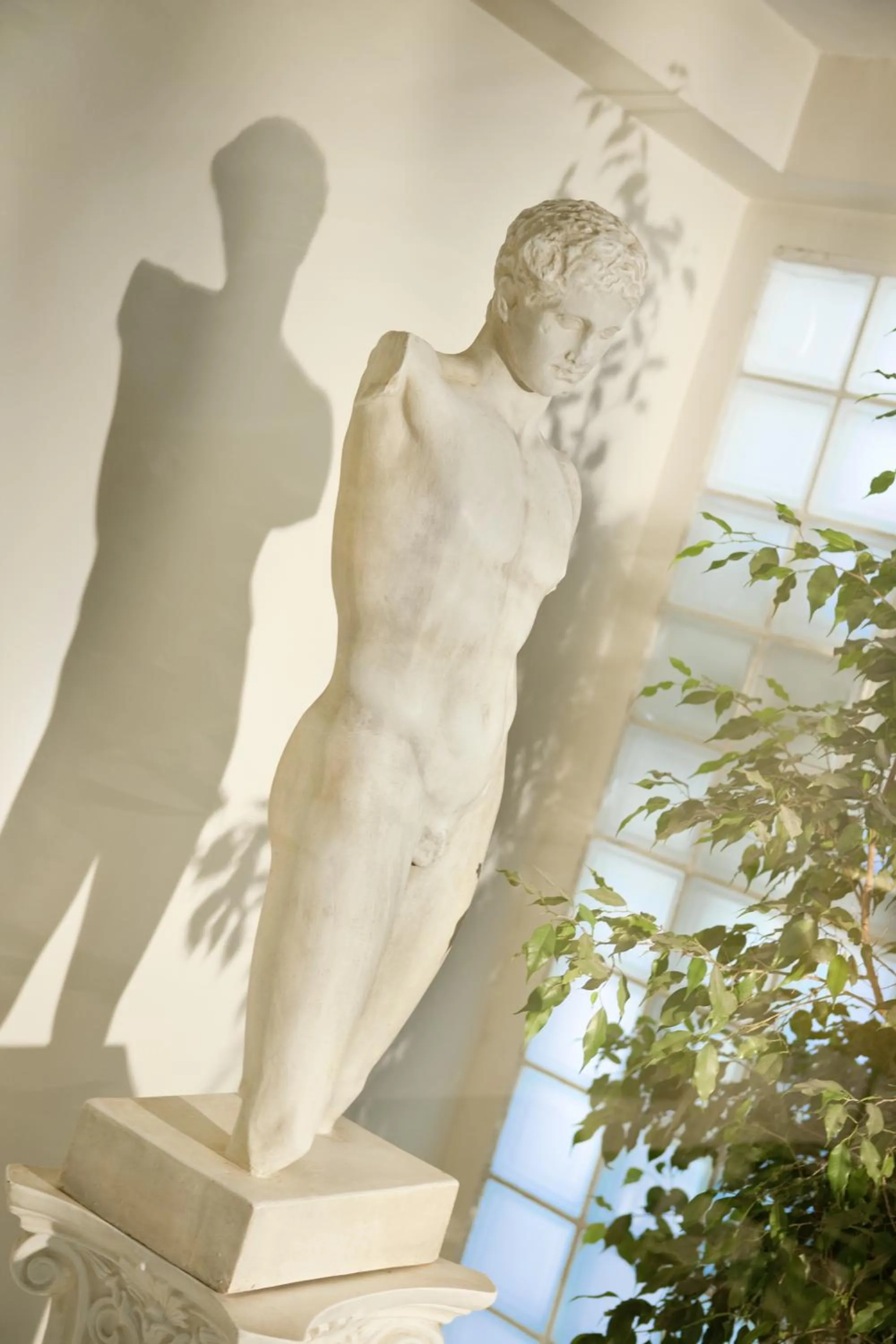 Decorative detail in Jason Inn