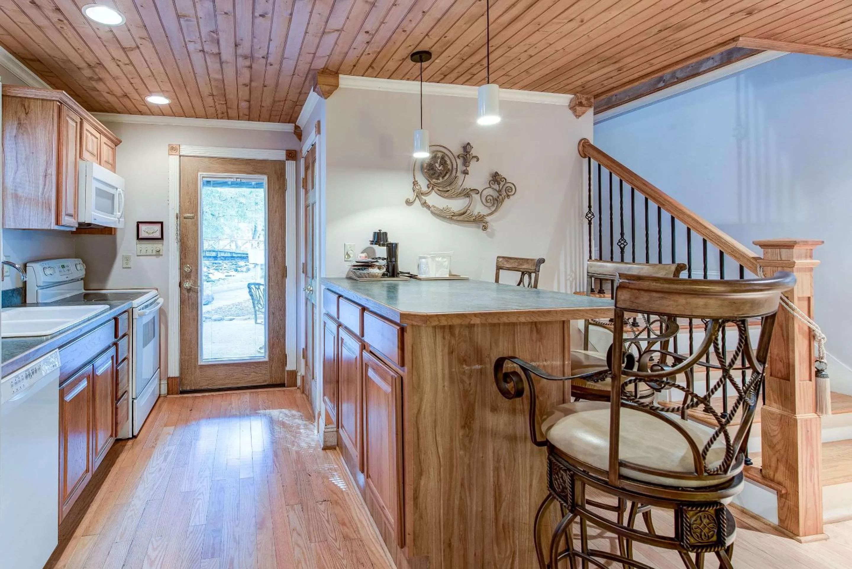 Bedroom in Quality Inn Creekside - Downtown Gatlinburg