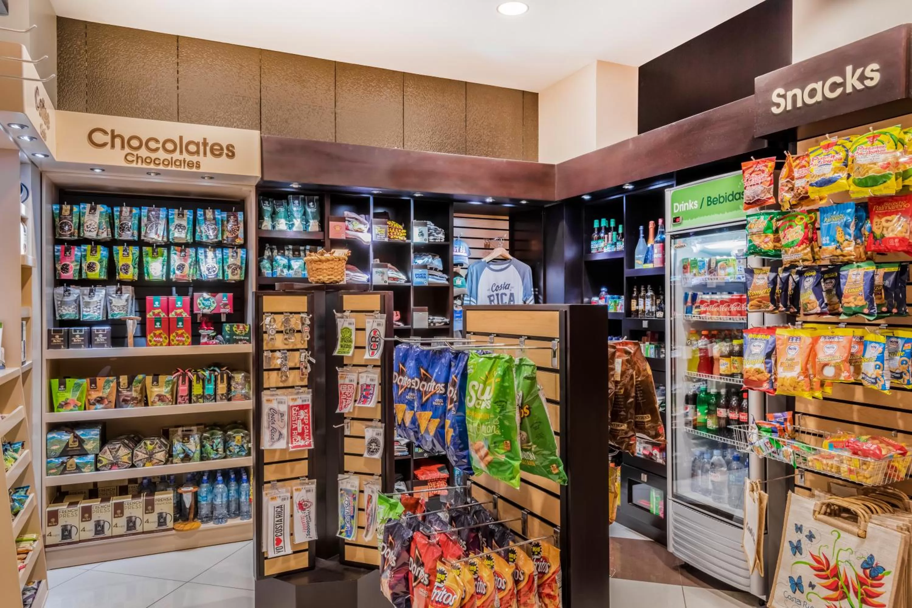 On-site shops in Wyndham Garden San Jose Escazu, Costa Rica